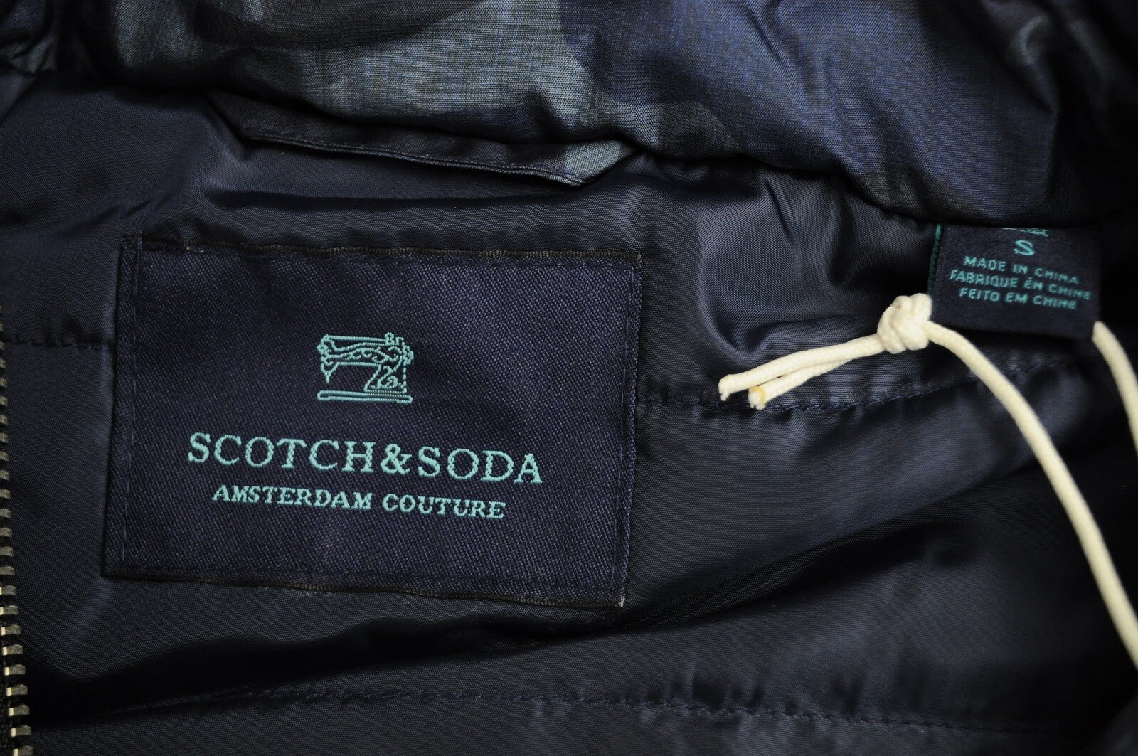 SCOTCH &amp; SODA Couture vyriška striukė S, karinės mėlynos spalvos, su pamušalu ir gobtuvu. 