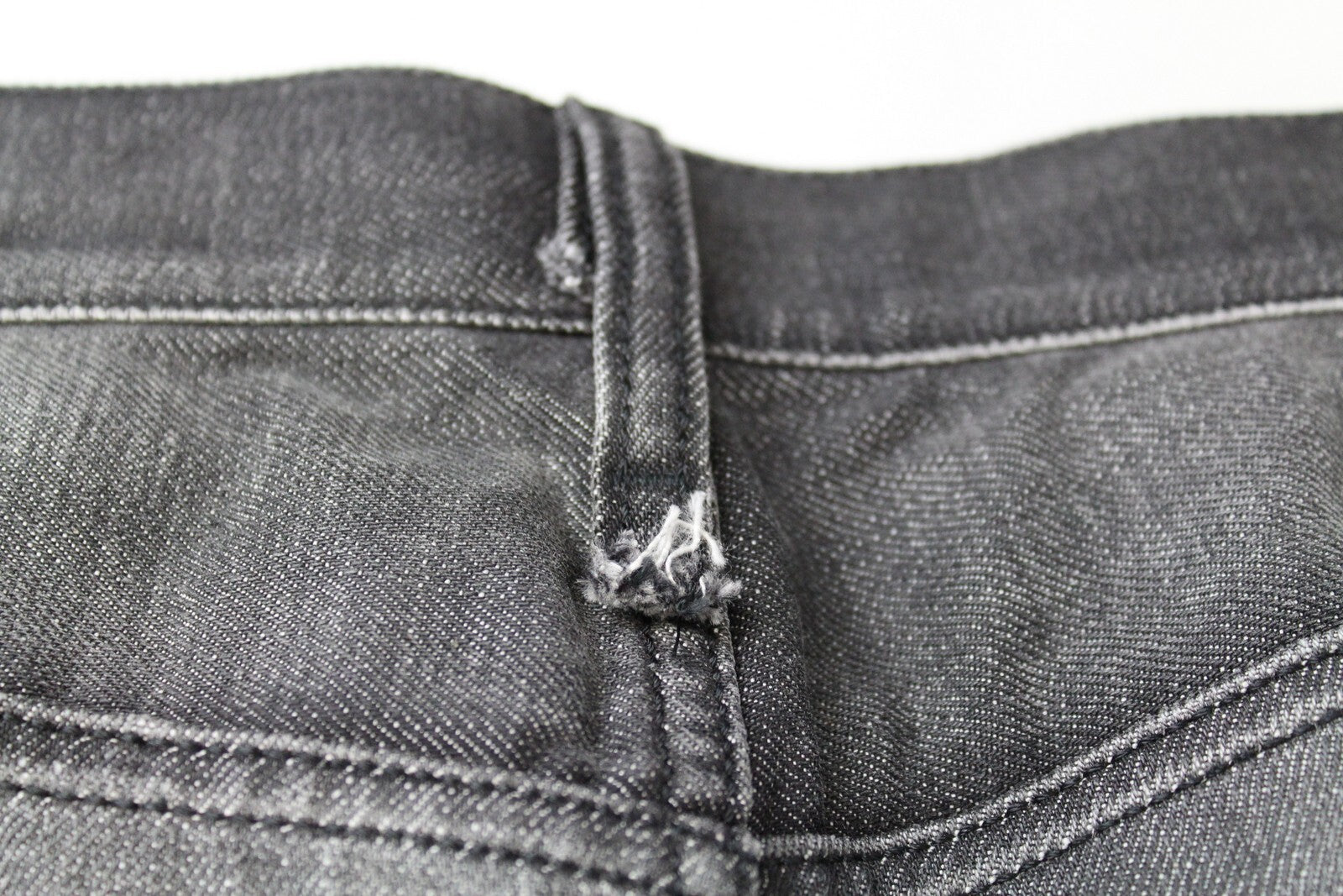 DIESEL Mharky 083AB vyriški džinsai W34 pilki, dirbtinai sendinti, ploni, su sagomis 