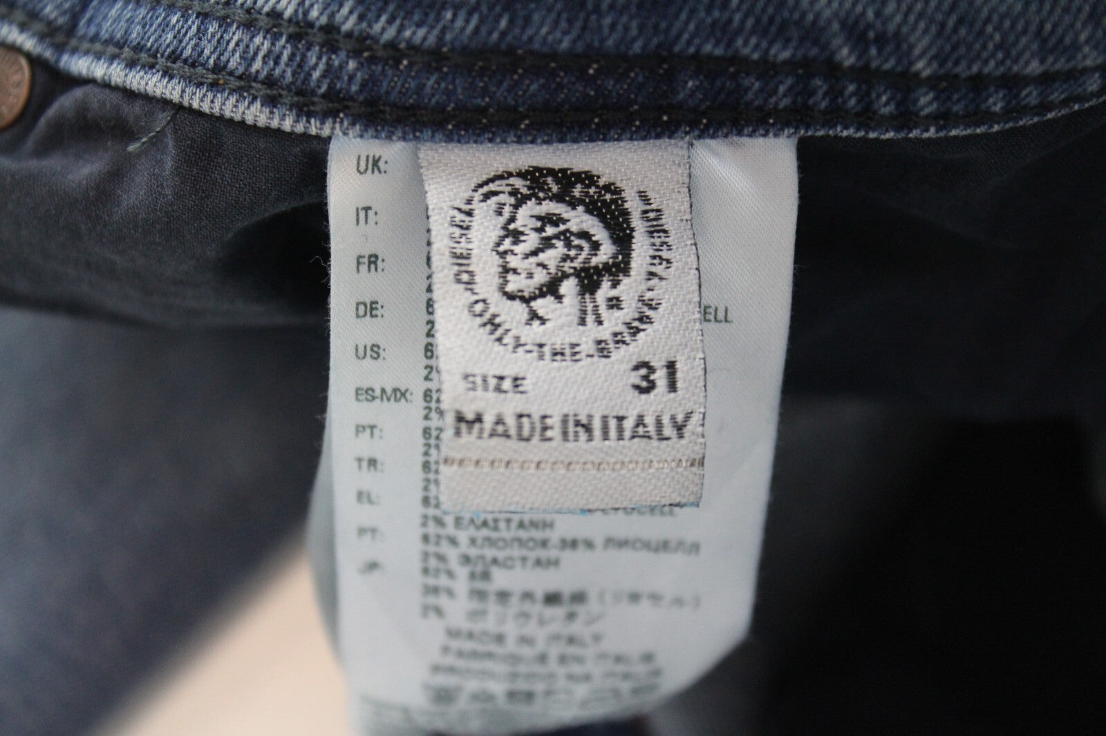 DIESEL Tepphar-R 084SV vyriški džinsai W31/L32 šviesiai mėlyni, ploni, su sagomis, morkų spalvos 