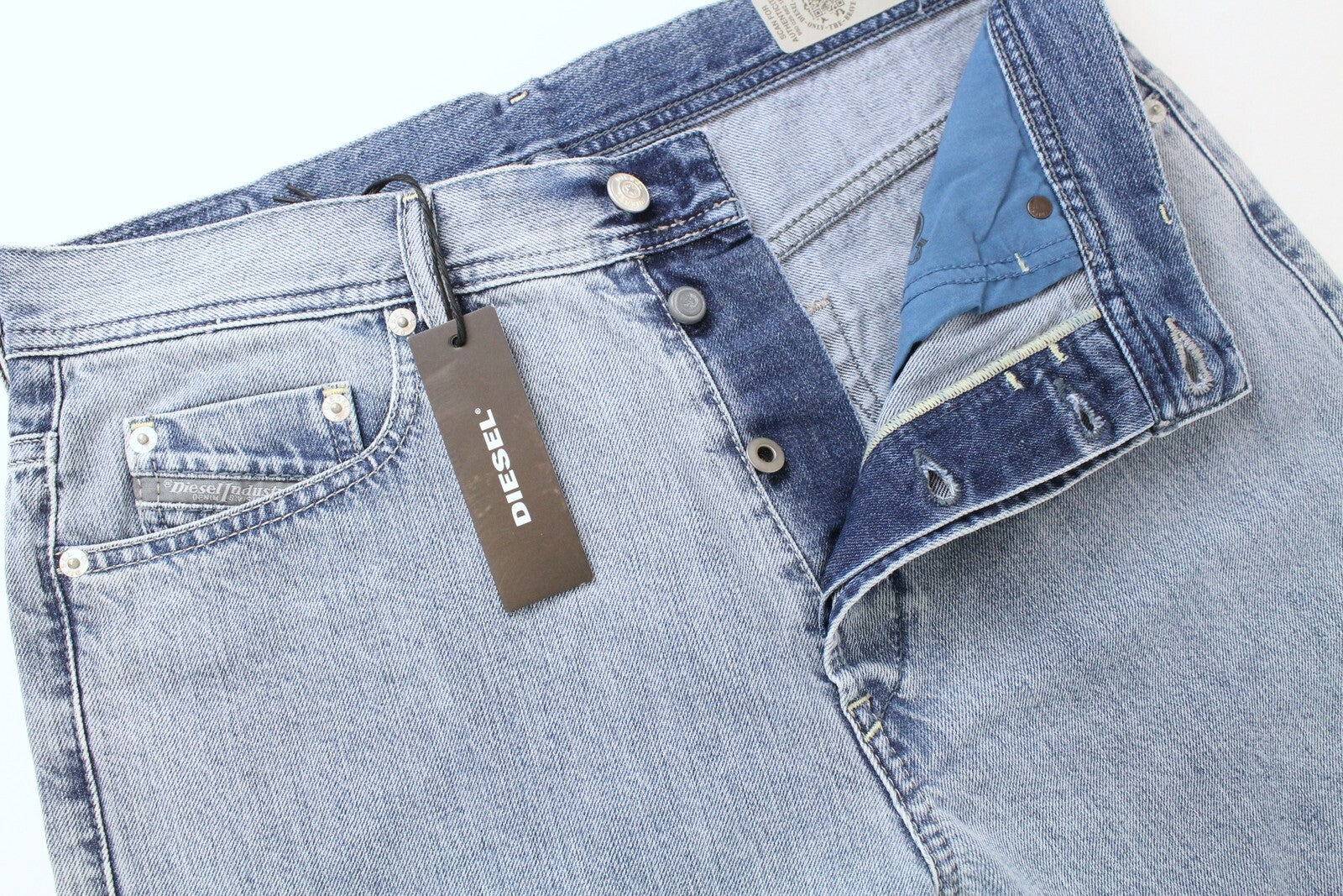 DIESEL Rhial 084FC vyriški džinsai W31/L32 Slim su sagomis šviesiai mėlyni morkų spalvos 