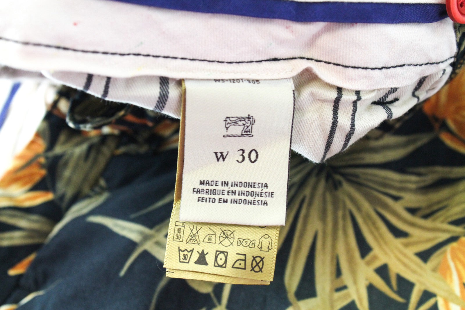 SCOTCH & SODA  Couture Mens W30 Black Shorts Patterned  Washed Look