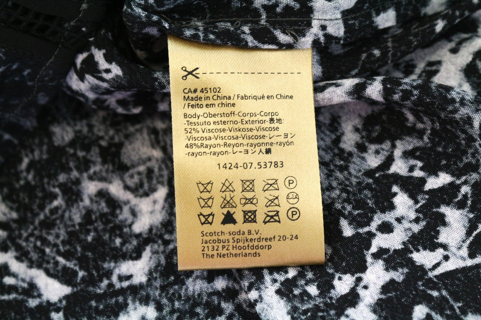 MAISON SCOTCH V formos iškirptės marškinėliai L dydžio pilki megztiniai be rankovių 