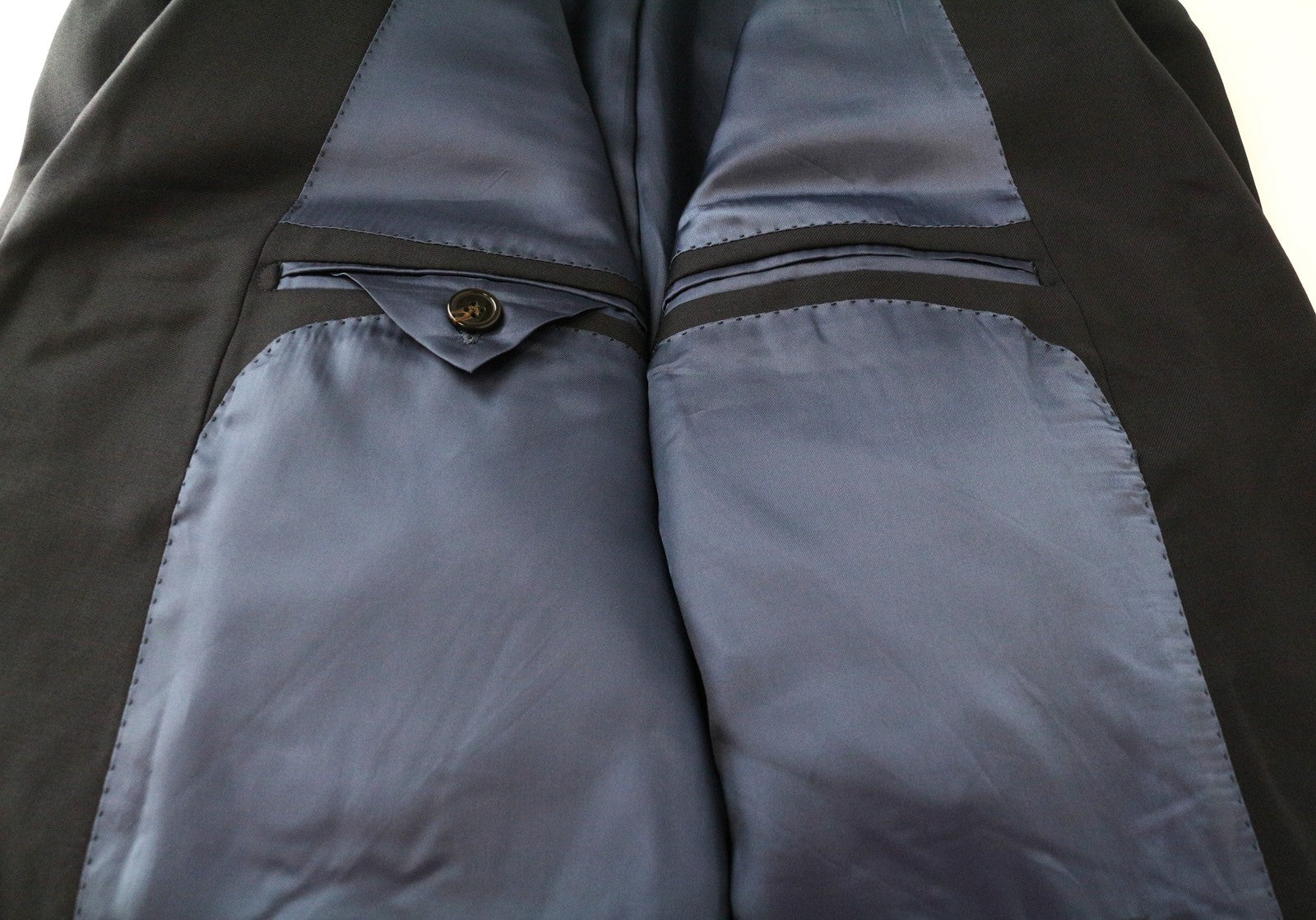 SUITSUPPLY klasikinis vyriškas švarkas UK46R su vilnoniu pamušalu ir vienaeiliu... 