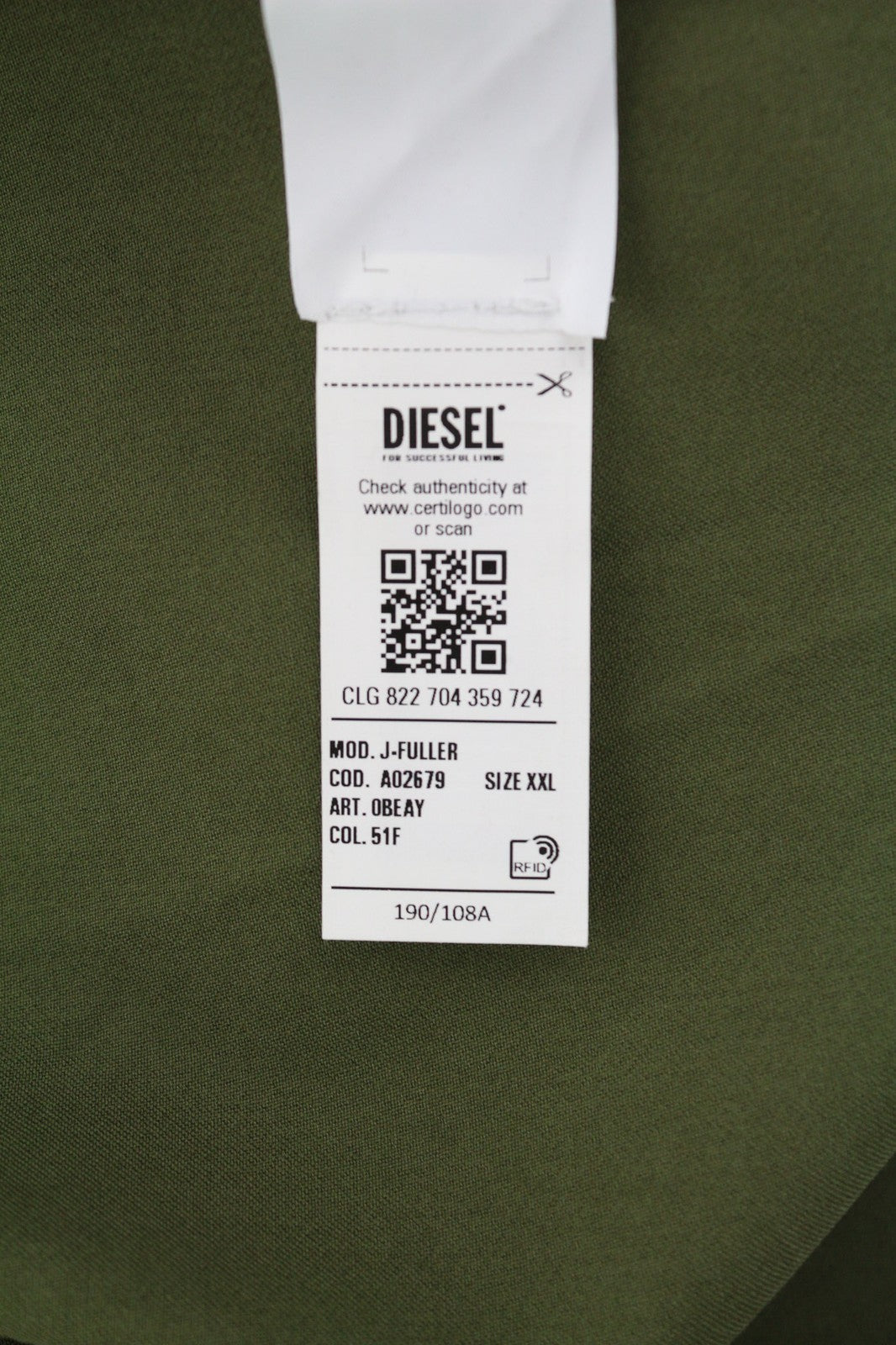 DIESEL J-Fuller vyriška striukė 2XL spalvos chaki spalvos marškinėliai su sagomis apykakle, rekomenduojama kaina – 295 € 