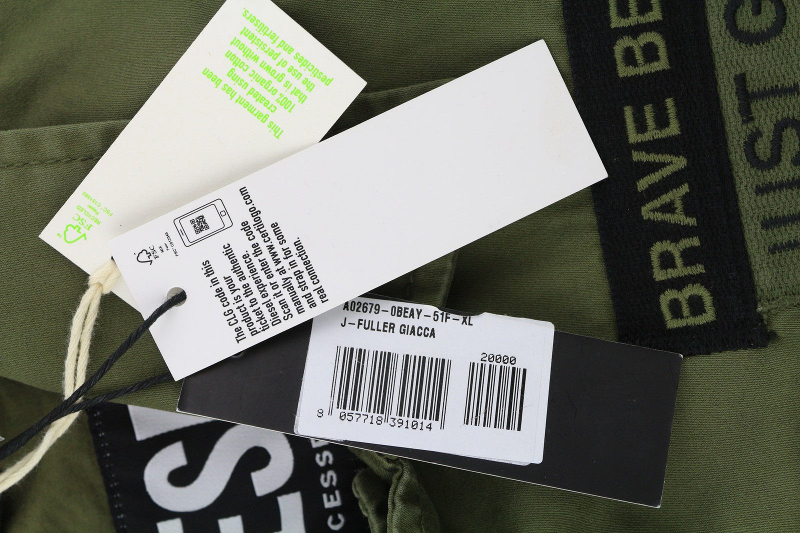 DIESEL J-Fuller vyriška striukė XL chaki spalvos marškinėliai su sagomis apykakle, rekomenduojama kaina – 295 € 