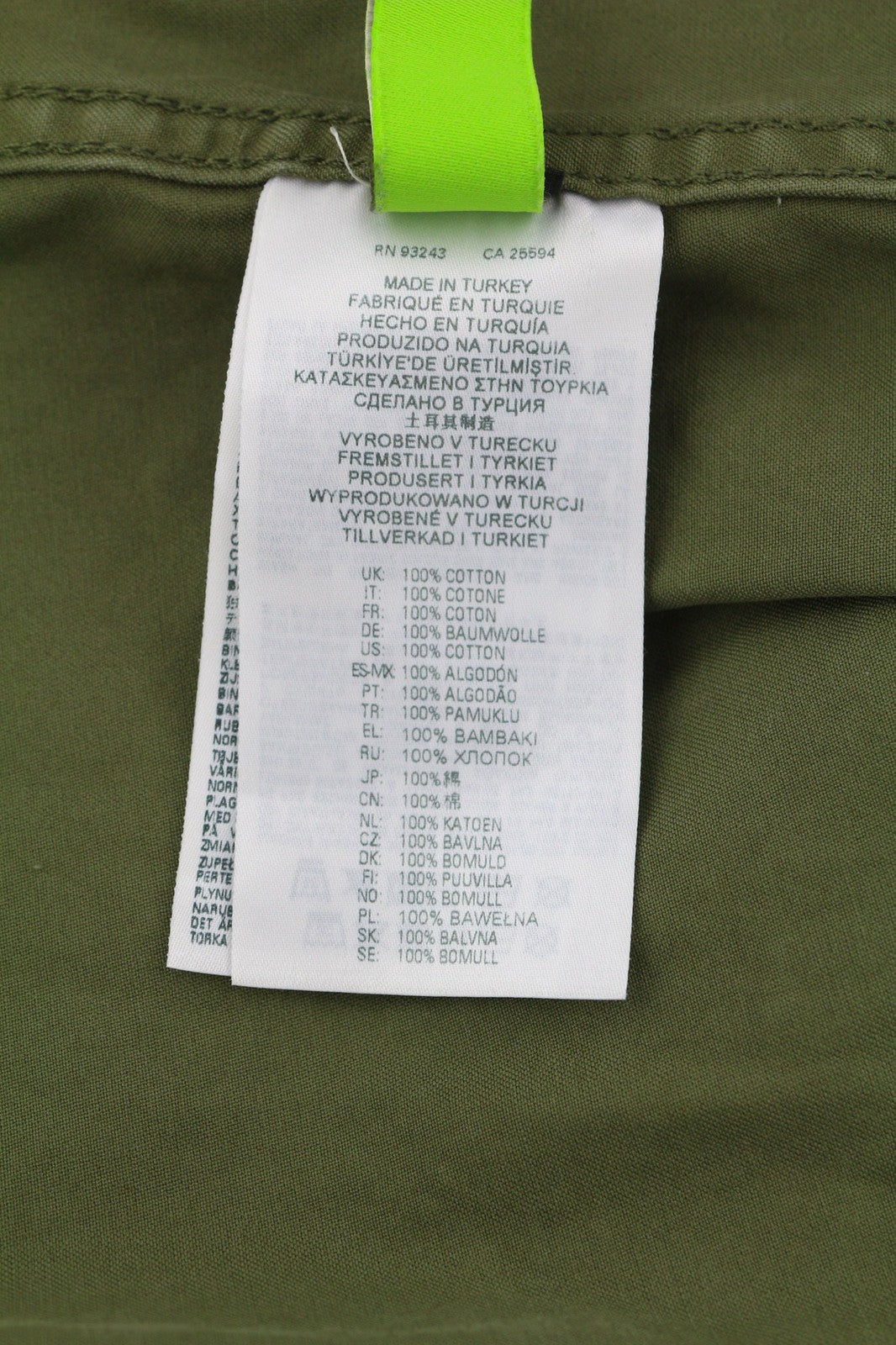 DIESEL J-Fuller vyriška striukė XL chaki spalvos marškinėliai su sagomis apykakle, rekomenduojama kaina – 295 € 