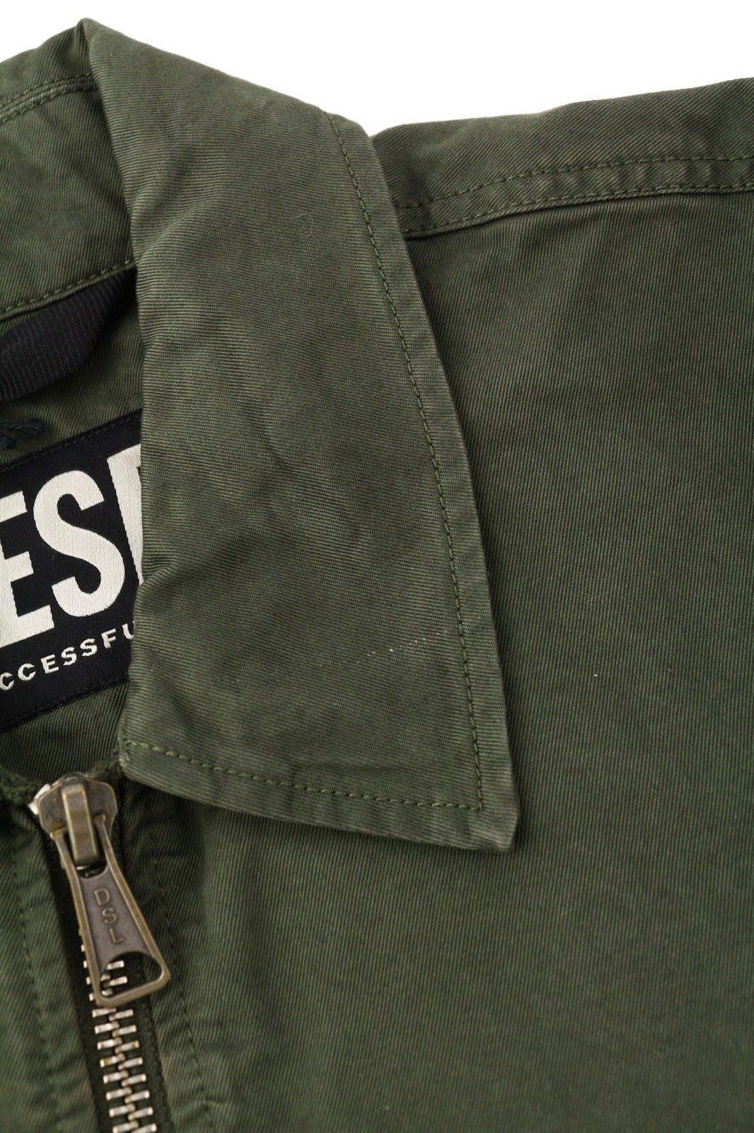 DIESEL J-Coal-Cot vyriška striukė, L dydžio, žalia, su užtrauktuku per visą apykaklę, su pamušalu. RMK 230 €. 