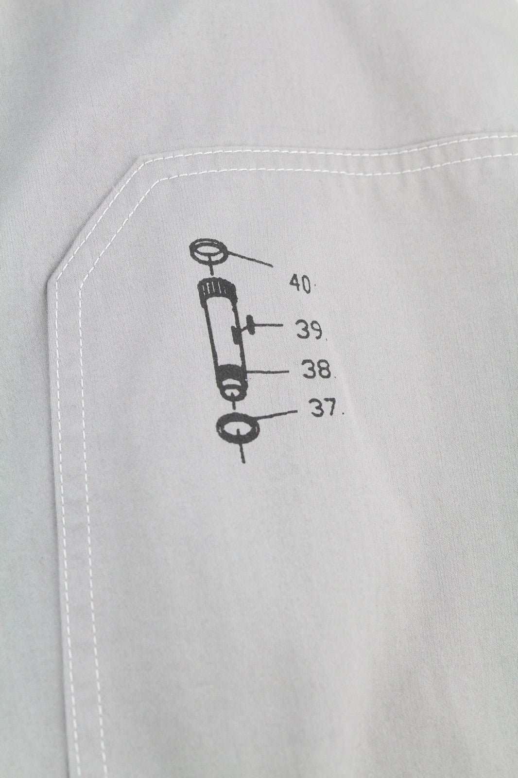 DIESEL J-Howe-LS vyriška striukė, pilka, su užtrauktuku ir pamušalu, kaina – 450 € 