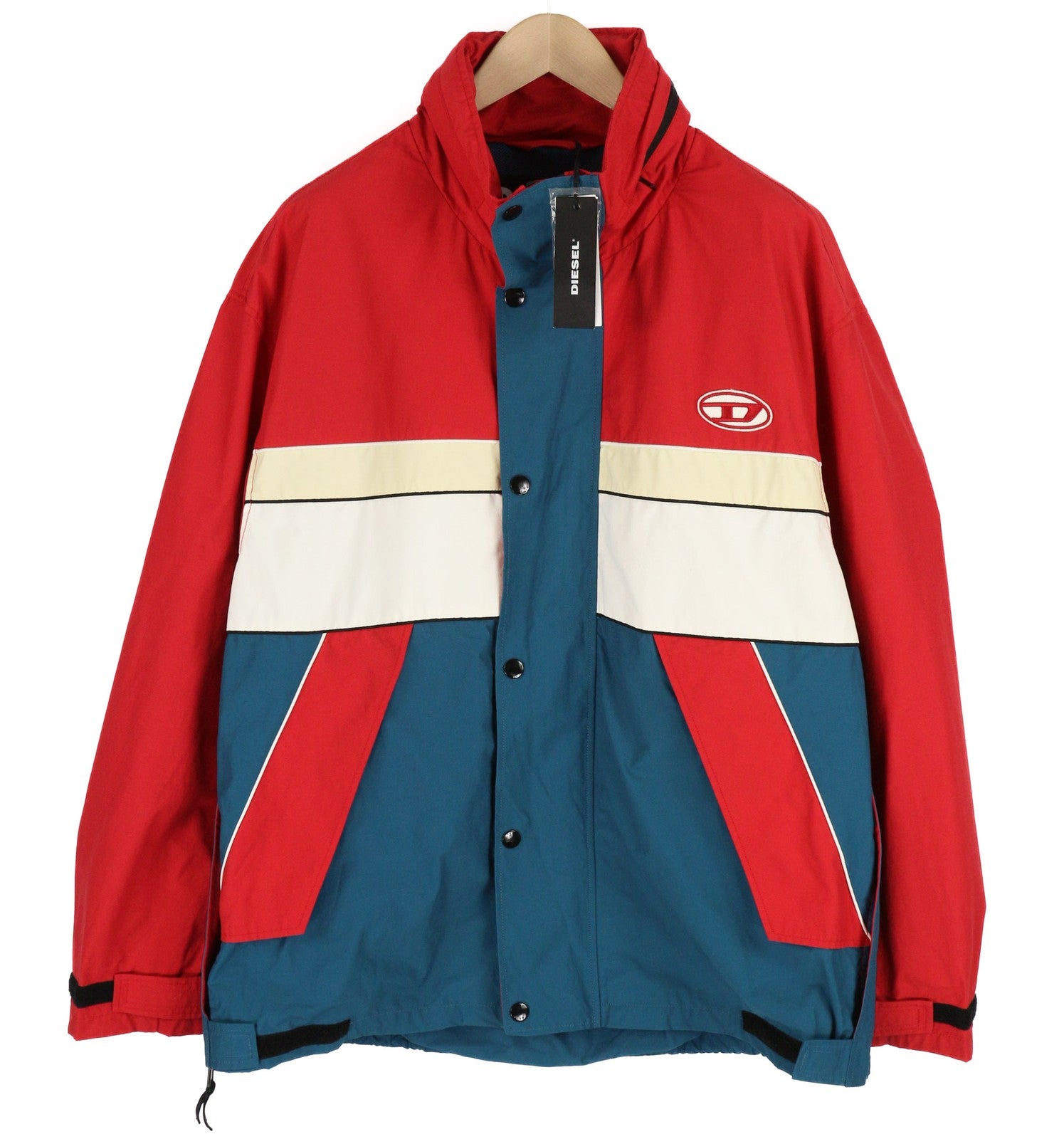 DIESEL J-Rodney-A vyriška striukė, L dydžio, laisva, su paslėptu gobtuvu, užtrauktuku, rekomenduojama kaina – 325 € 