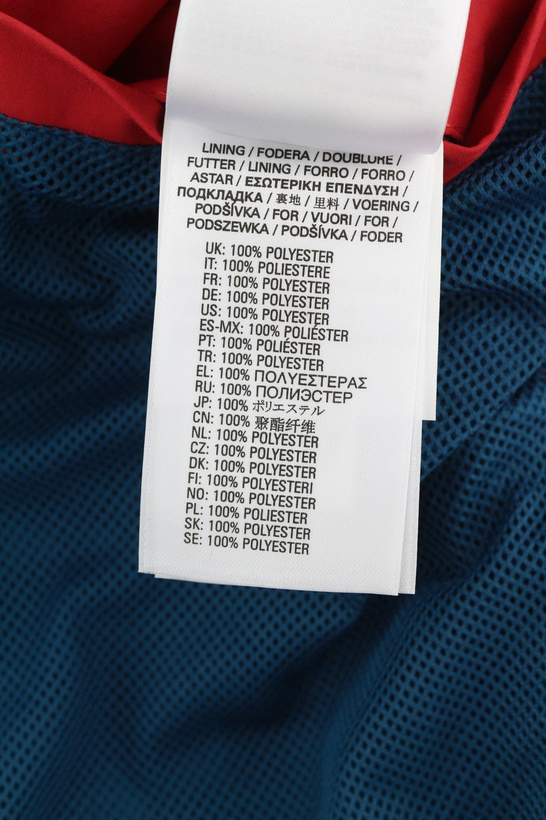 DIESEL J-Rodney-A vyriška striukė, L dydžio, laisva, su paslėptu gobtuvu, užtrauktuku, rekomenduojama kaina – 325 € 