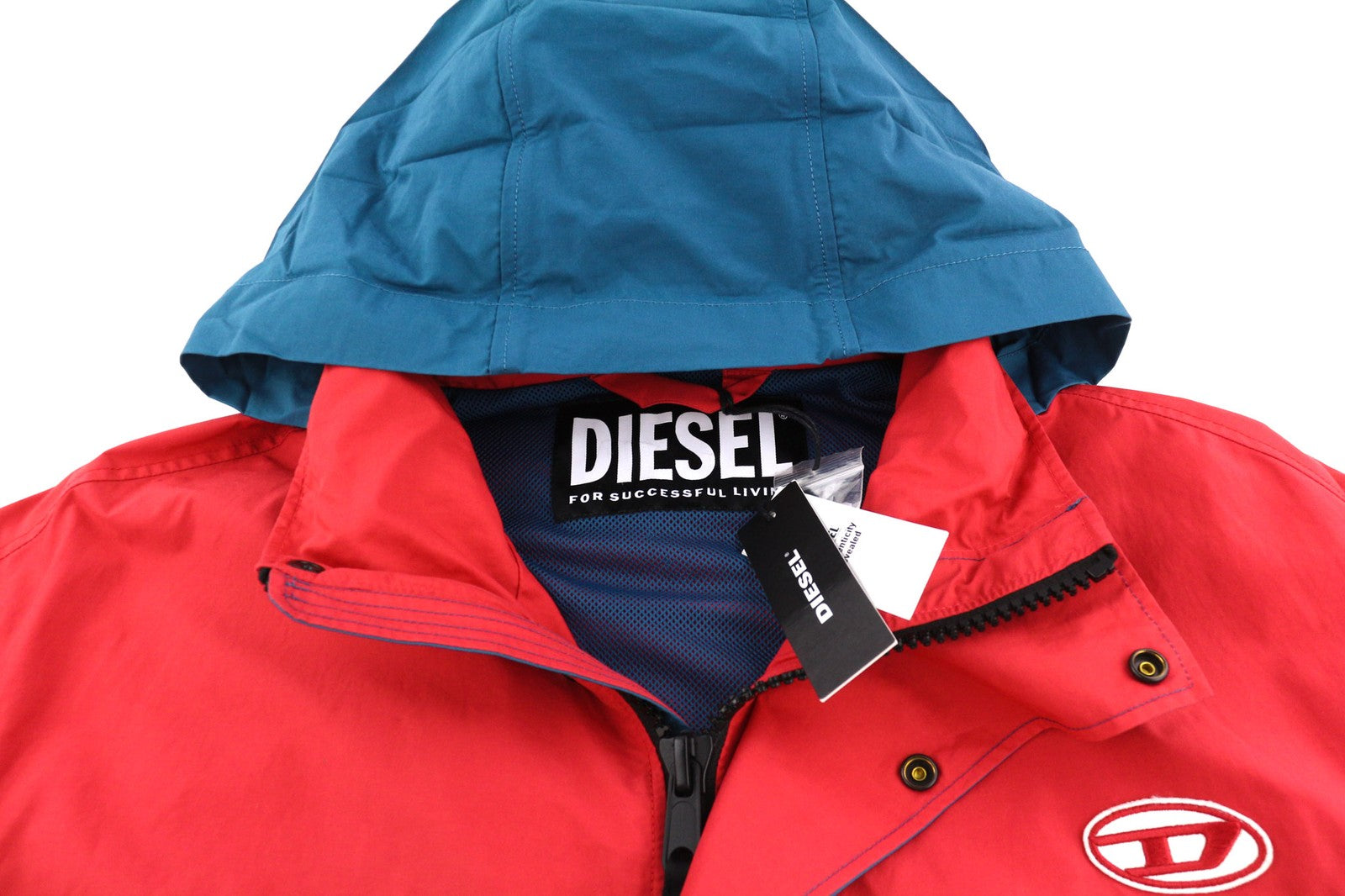 DIESEL J-Rodney-A vyriška striukė, L dydžio, laisva, su paslėptu gobtuvu, užtrauktuku, rekomenduojama kaina – 325 € 