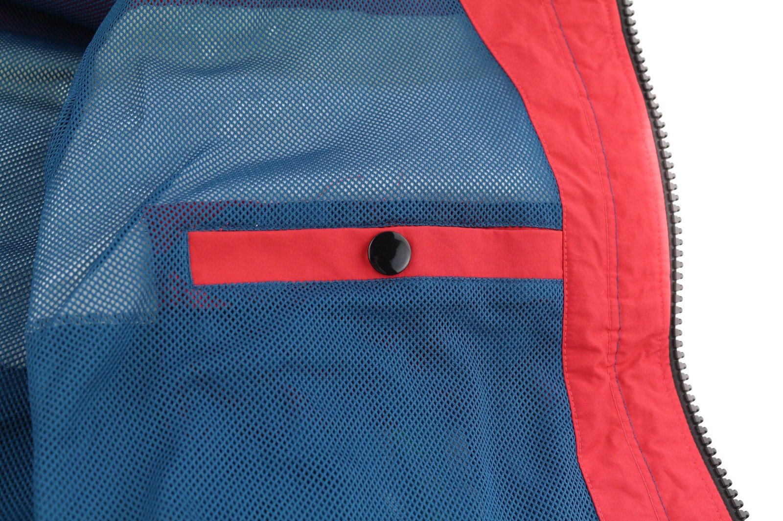 DIESEL J-Rodney-A vyriška striukė, L dydžio, laisva, su paslėptu gobtuvu, užtrauktuku, rekomenduojama kaina – 325 € 