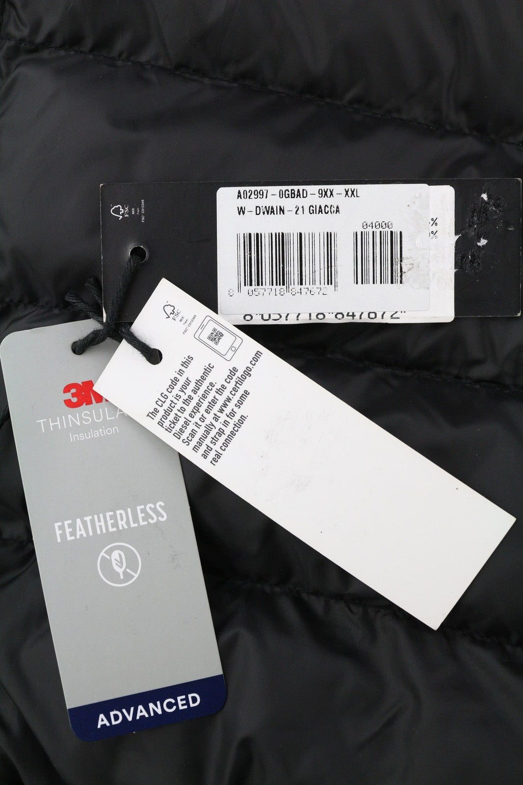 DIESEL W-Dwain-21 vyriška striukė, 2XL, juoda, pūsta, dygsniuota, su gobtuvu, 3M, rekomenduojama mažmeninė kaina – 350 € 