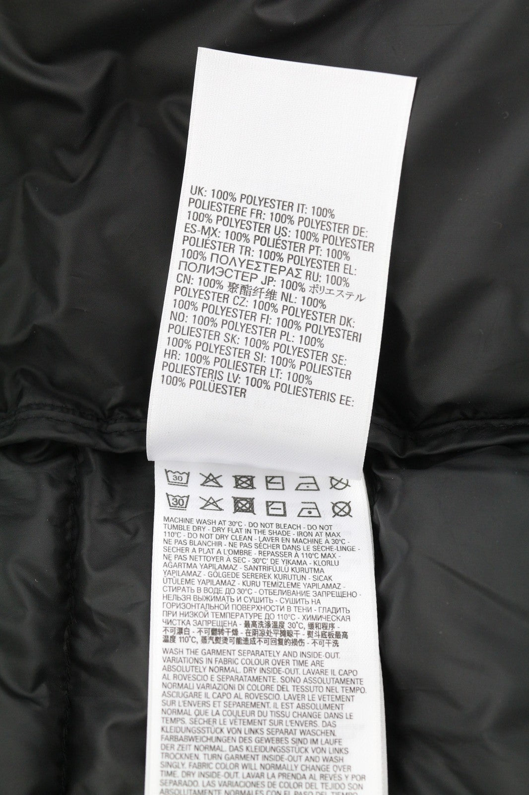 DIESEL W-Dwain-21 vyriška striukė, 2XL, juoda, pūsta, dygsniuota, su gobtuvu, 3M, rekomenduojama mažmeninė kaina – 350 € 