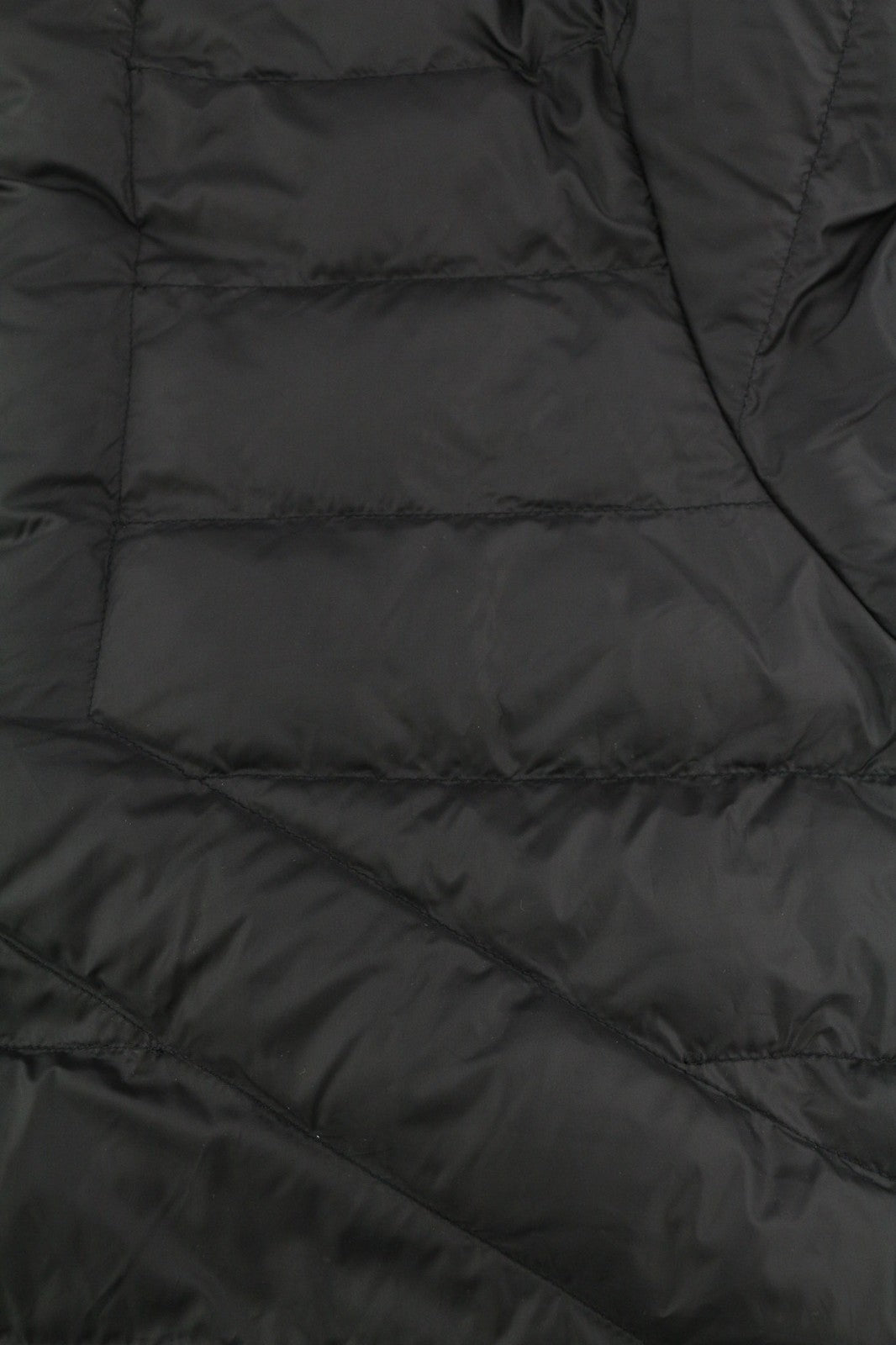 DIESEL W-Dwain-21 vyriška striukė, 2XL, juoda, pūsta, dygsniuota, su gobtuvu, 3M, rekomenduojama mažmeninė kaina – 350 € 