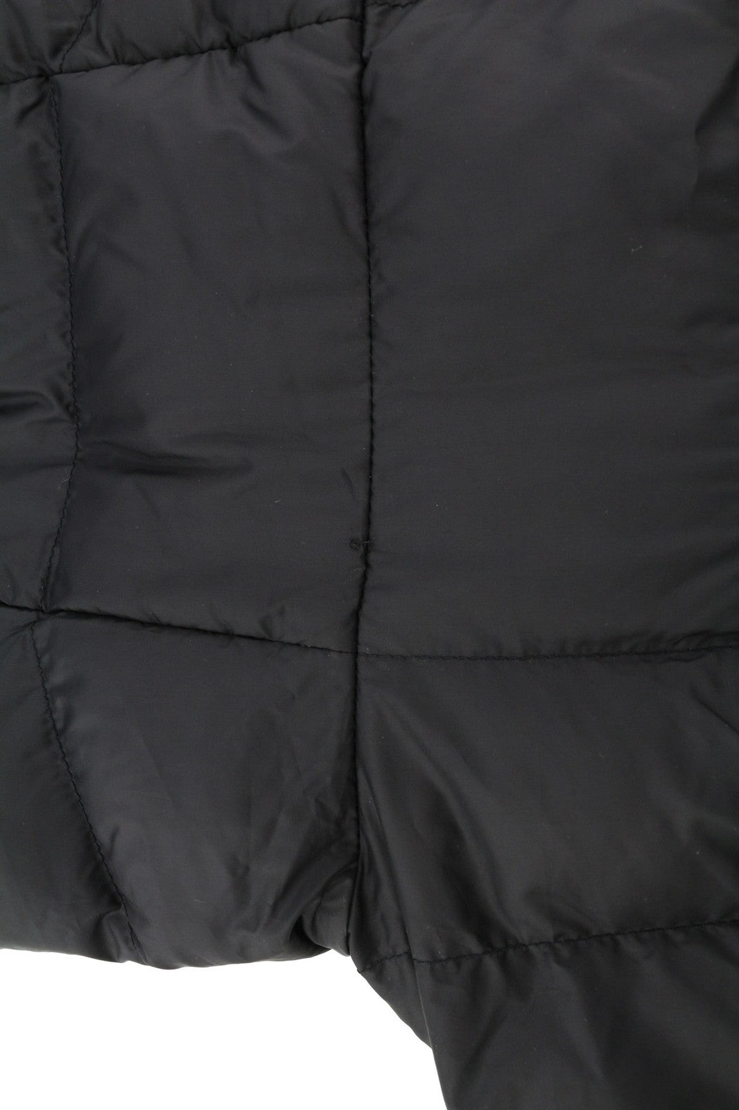 DIESEL W-Dwain-21 vyriška striukė, 2XL, juoda, pūsta, dygsniuota, su gobtuvu, 3M, rekomenduojama mažmeninė kaina – 350 € 