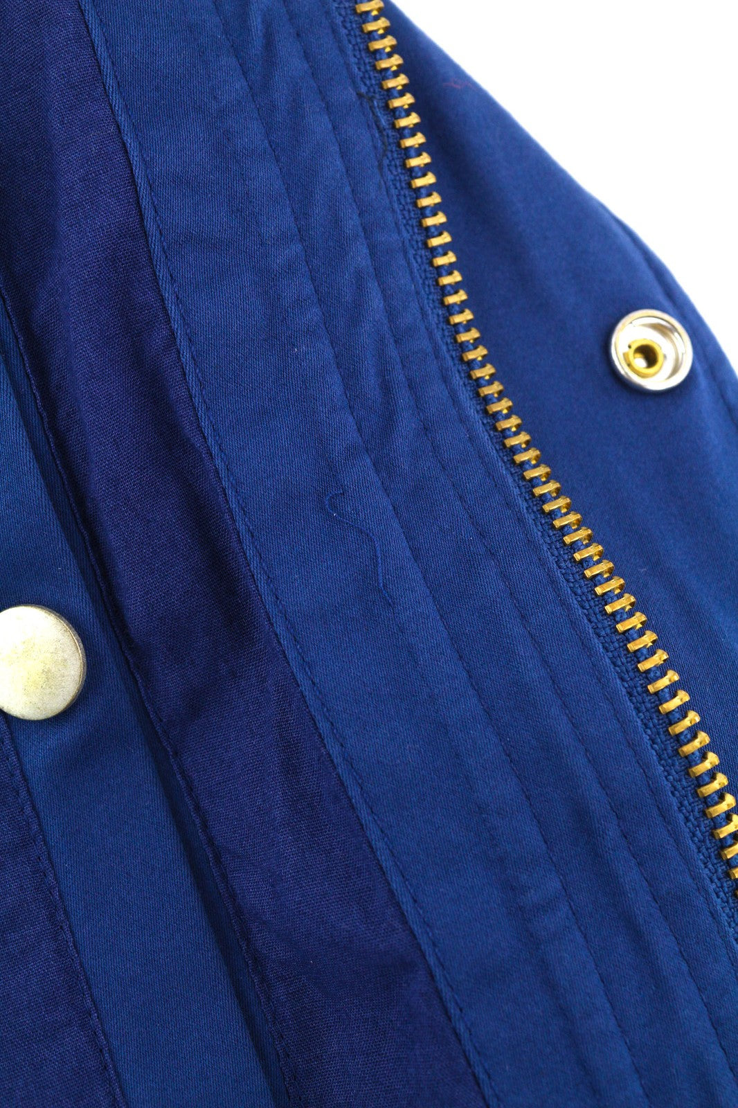 DIESEL J-Thompson-A vyriška striukė, mėlyna, L dydžio, su užtrauktuku ir pamušalu. Rekomenduojama kaina – 350 €. 