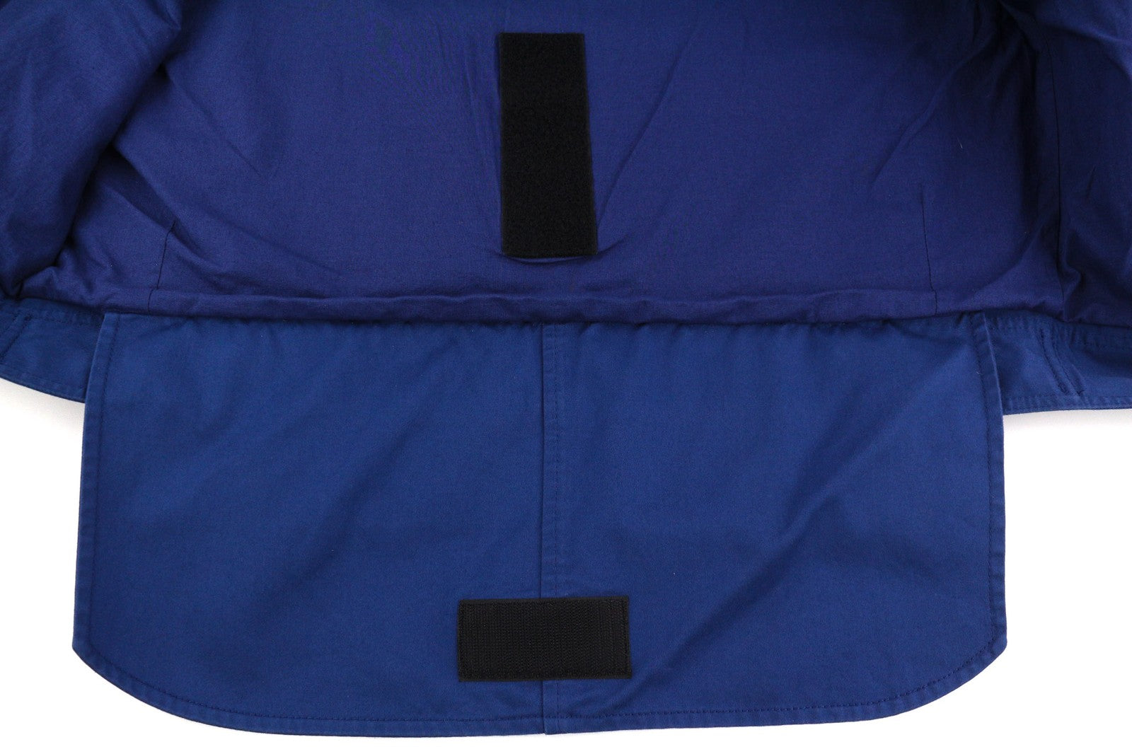 DIESEL J-Thompson-A vyriška striukė, mėlyna, L dydžio, su užtrauktuku ir pamušalu. Rekomenduojama kaina – 350 €. 