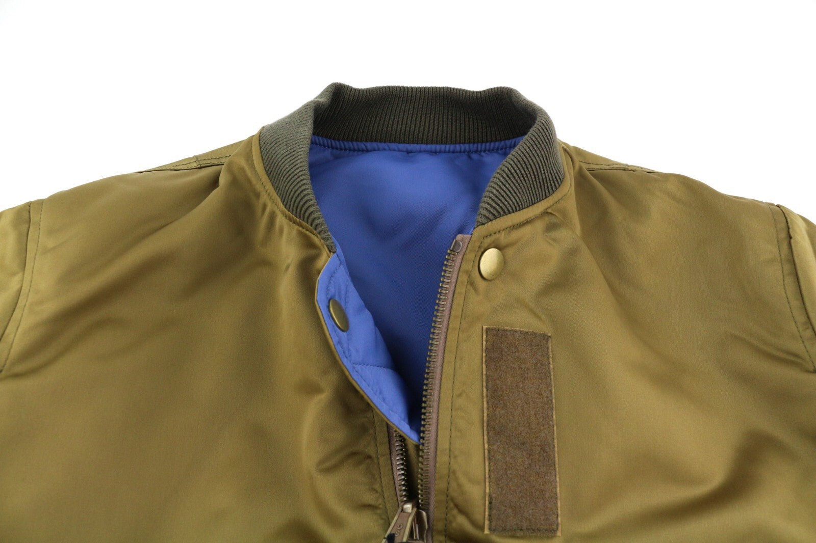 DIESEL J-Ma-One-Rev vyriška striukė M, dvipusė, izoliuota, su pilnomis užtrauktukinėmis kišenėmis, rekomenduojama kaina – 450 € 