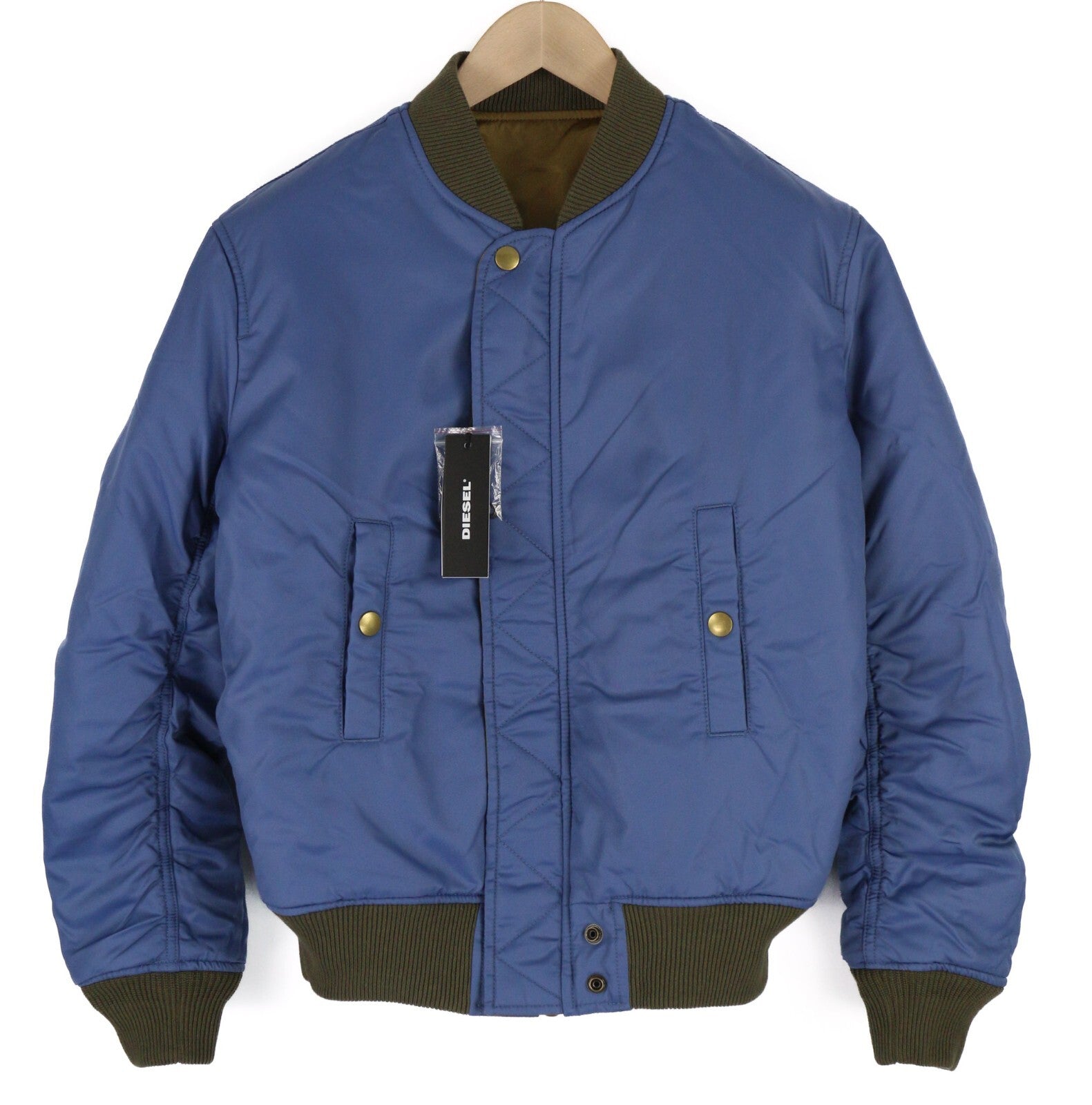 DIESEL J-Ma-One-Rev vyriška striukė S, dvipusė, izoliuota, su pilnomis užtrauktukinėmis kišenėmis, rekomenduojama kaina – 450 € 