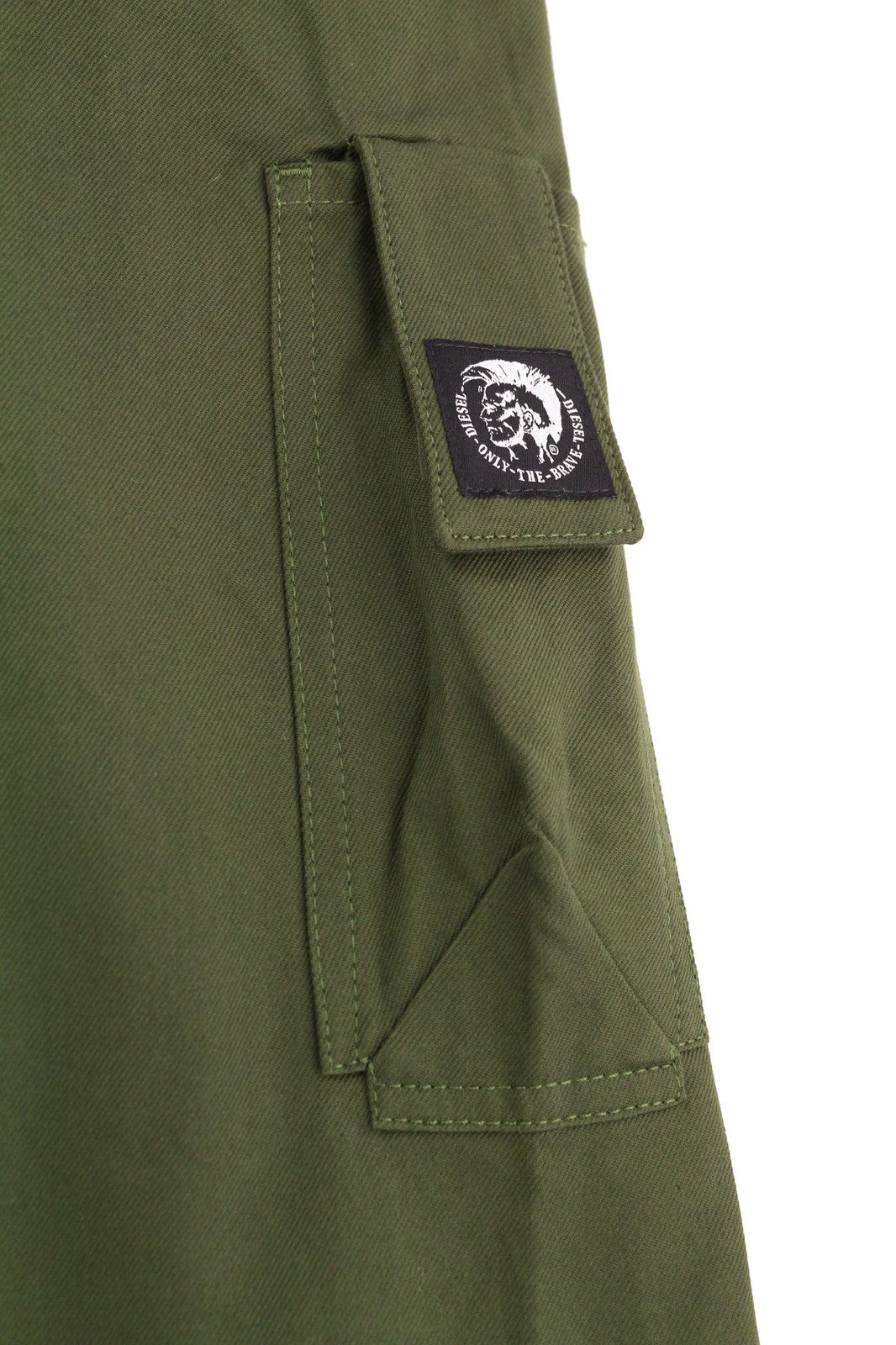 DIESEL J-Harry vyriška striukė, L dydžio, žalia, su juostele, kaklo srityje, kišenėmis, languotu pamušalu. RMK 350 €.