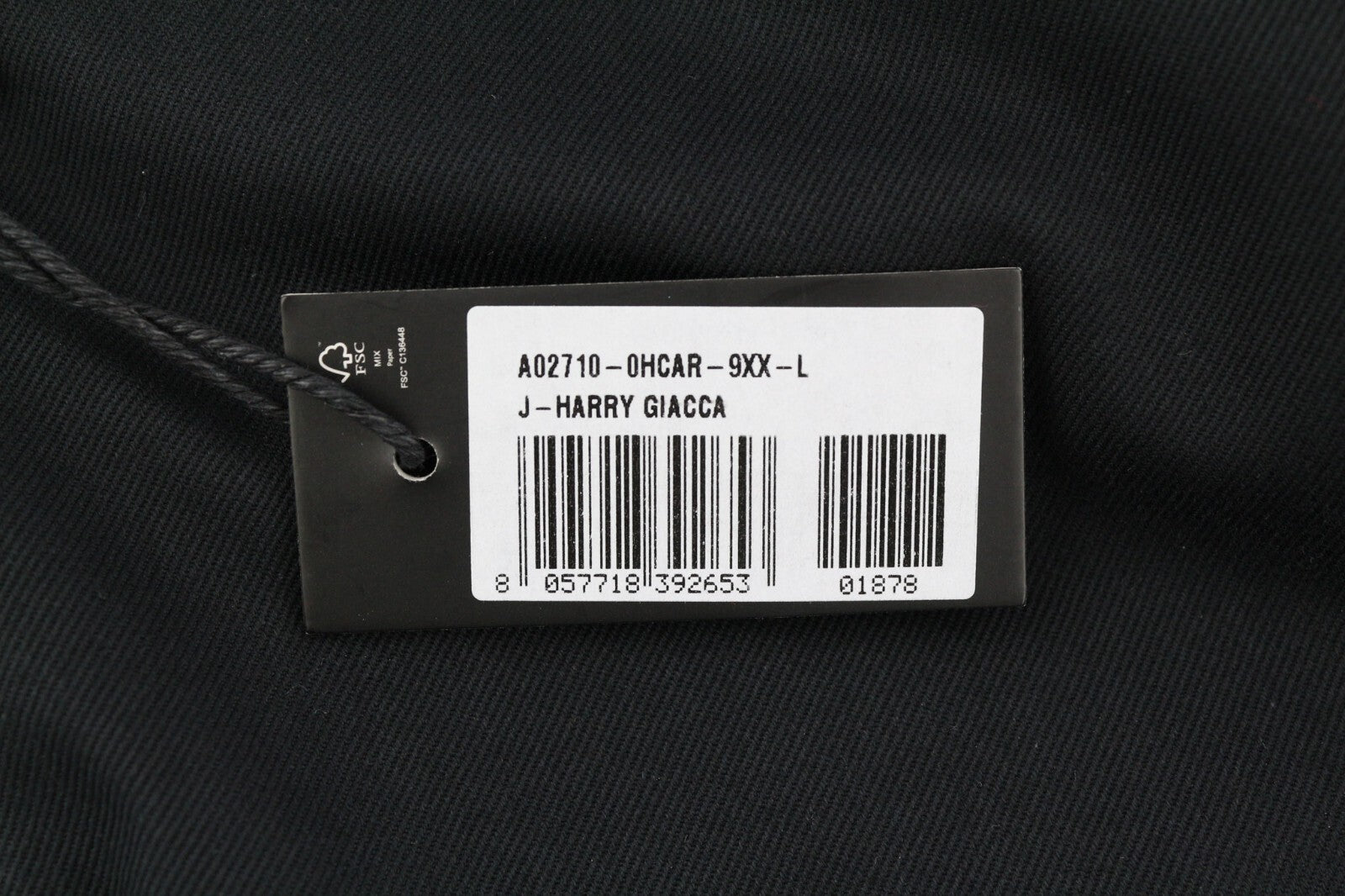 DIESEL J-Harry vyriška striukė L su juoda juostele, kaklo kišenėmis, languotu pamušalu. Rekomenduojama kaina – 350 €. 