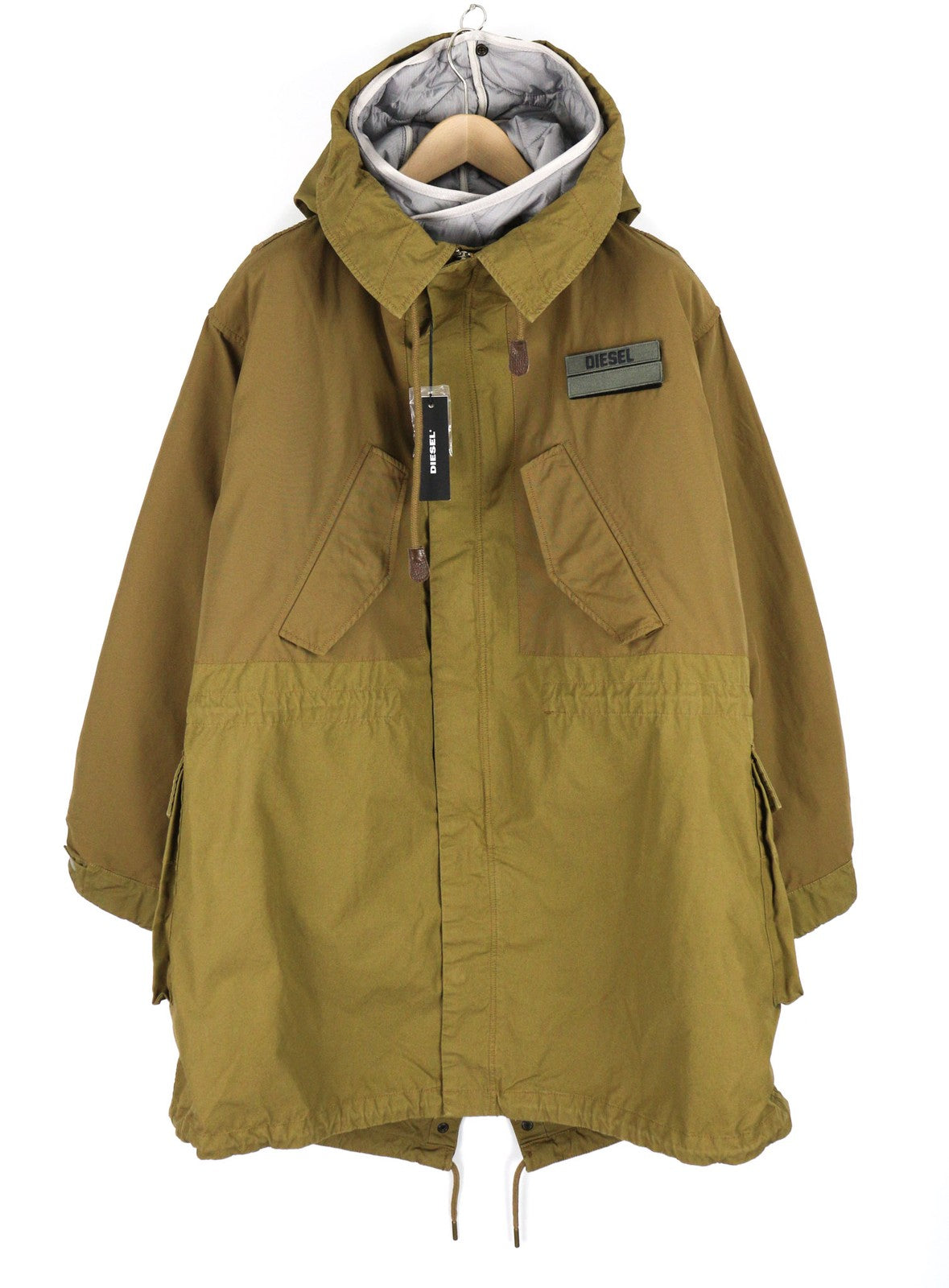 DIESEL W-Miles vyriška striukė, L dydžio, ruda, su nuimamu pamušalu ir gobtuvu, rekomenduojama kaina – 475 € 