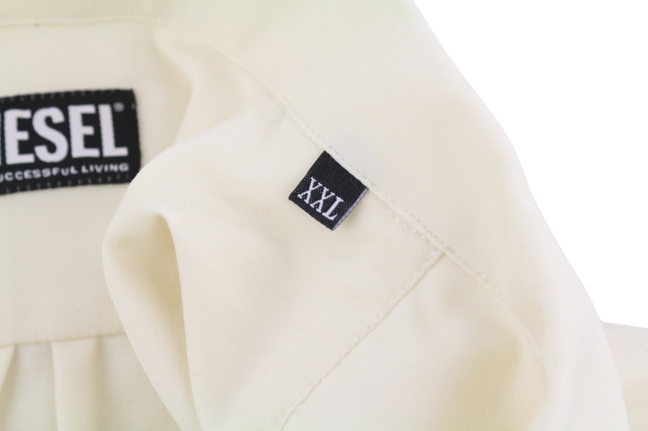 DIESEL S-Wooly vyriški marškinėliai, 2XL dydžio, vilnoniai marškinėliai su sagomis užsegamomis kišenėmis ir įpjauta apykakle. Rekomenduojama kaina – 195 €. 