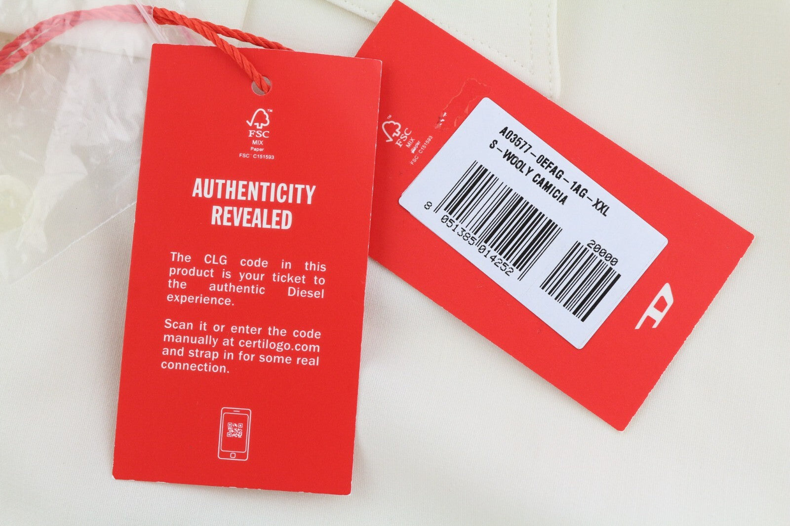 DIESEL S-Wooly vyriški marškinėliai, 2XL dydžio, vilnoniai marškinėliai su sagomis užsegamomis kišenėmis ir įpjauta apykakle. Rekomenduojama kaina – 195 €. 