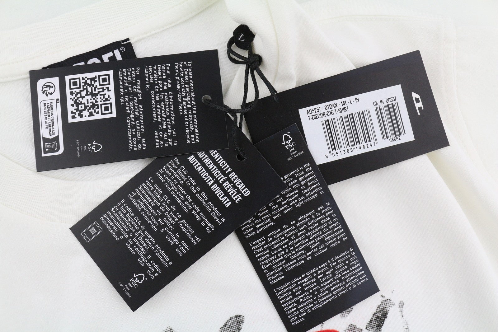 DIESEL T-Diegor-C16 vyriški marškinėliai L dydžio, balti, trumpomis rankovėmis, apvalia kaklo iškirpte, trikotažo spalvos. 