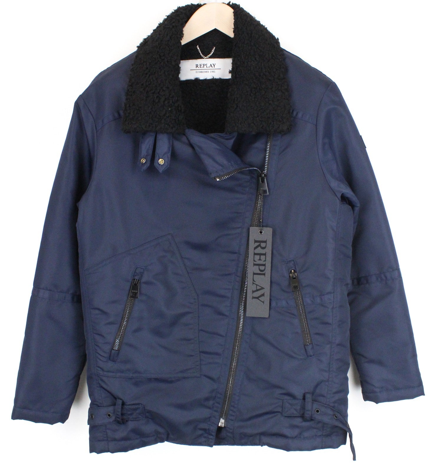 REPLAY moteriška striukė S tamsiai mėlyna nailono užtrauktuku, įprasto ilgio dirbtinio kailio apykakle 