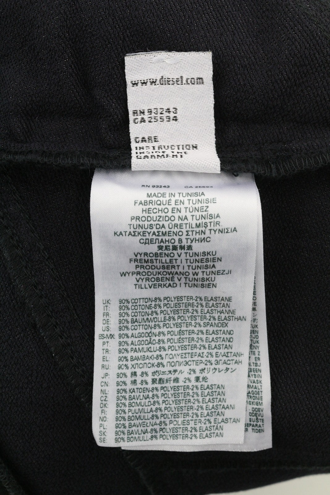 DIESEL D-Floor-SP-NE moteriški klasikiniai M berankoviai, užtrauktuku dengti mini marškinėliai, rekomenduojama kaina – 325 € 