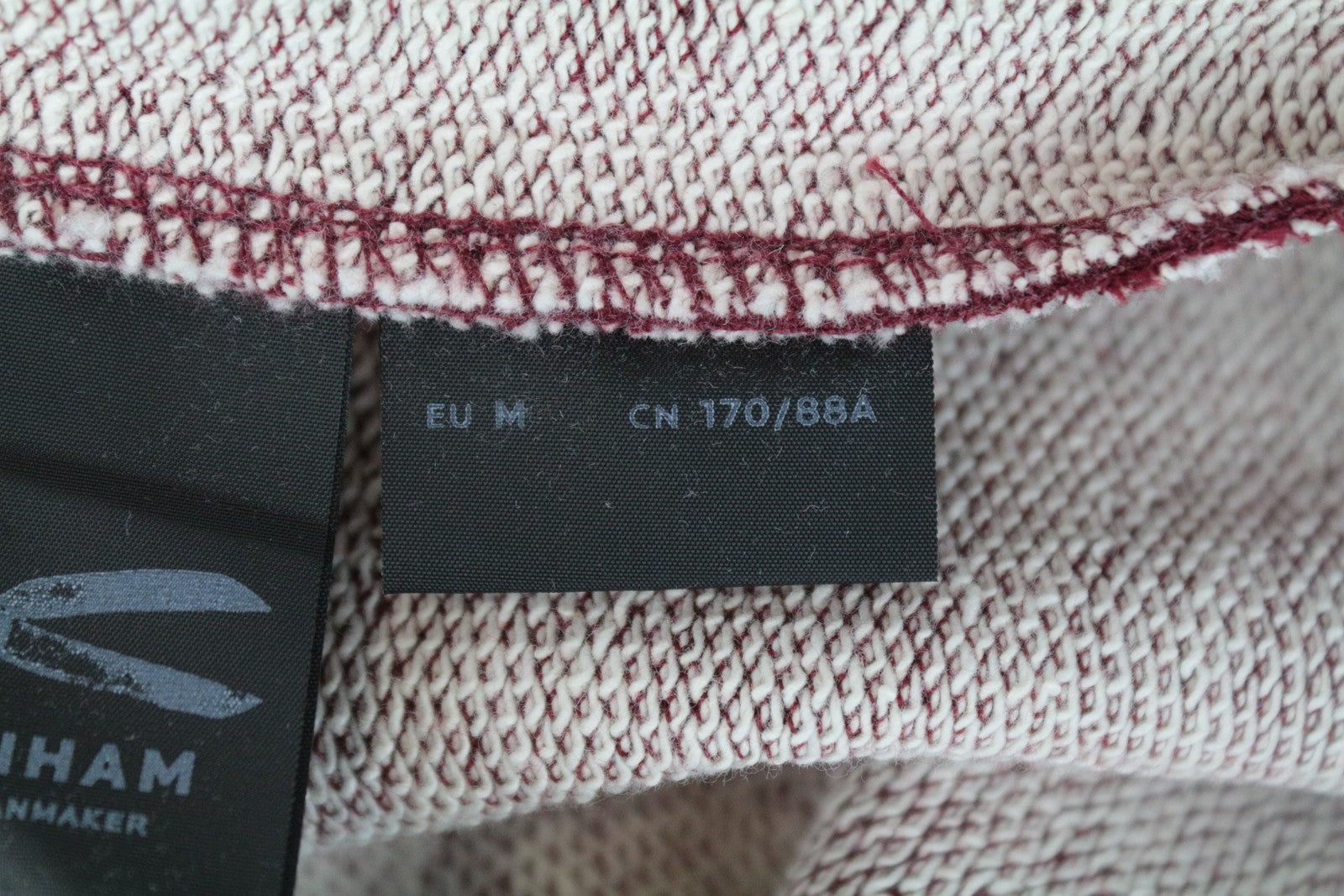 DENHAM Hummingbird moteriškas 2XS bordo spalvos megztinis su apvalia juostele ir siuvinėtomis rankovėmis 