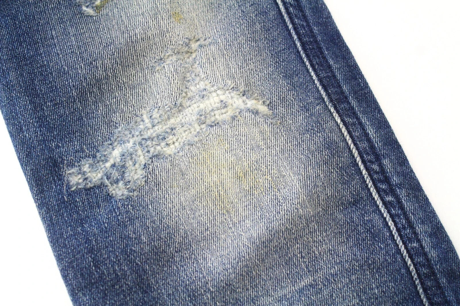 DIESEL D-Reeft-T 0870O vyriški W26 sportiniai jogg aptempti džinsai su sendintų dėmių efektu 