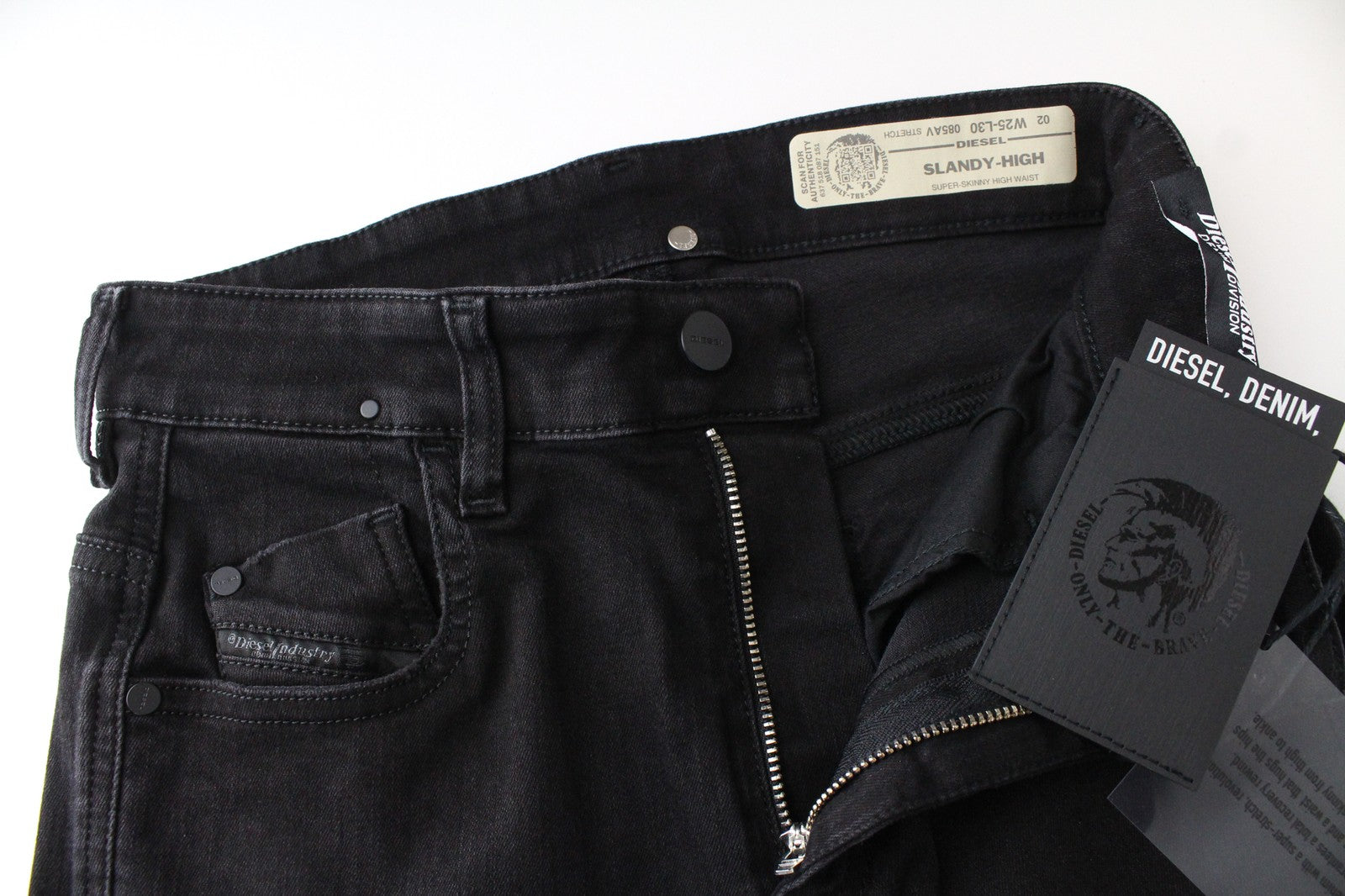 DIESEL Slandy 085AV moteriški W25/L30 itin ploni aptempti džinsai su apnašomis 