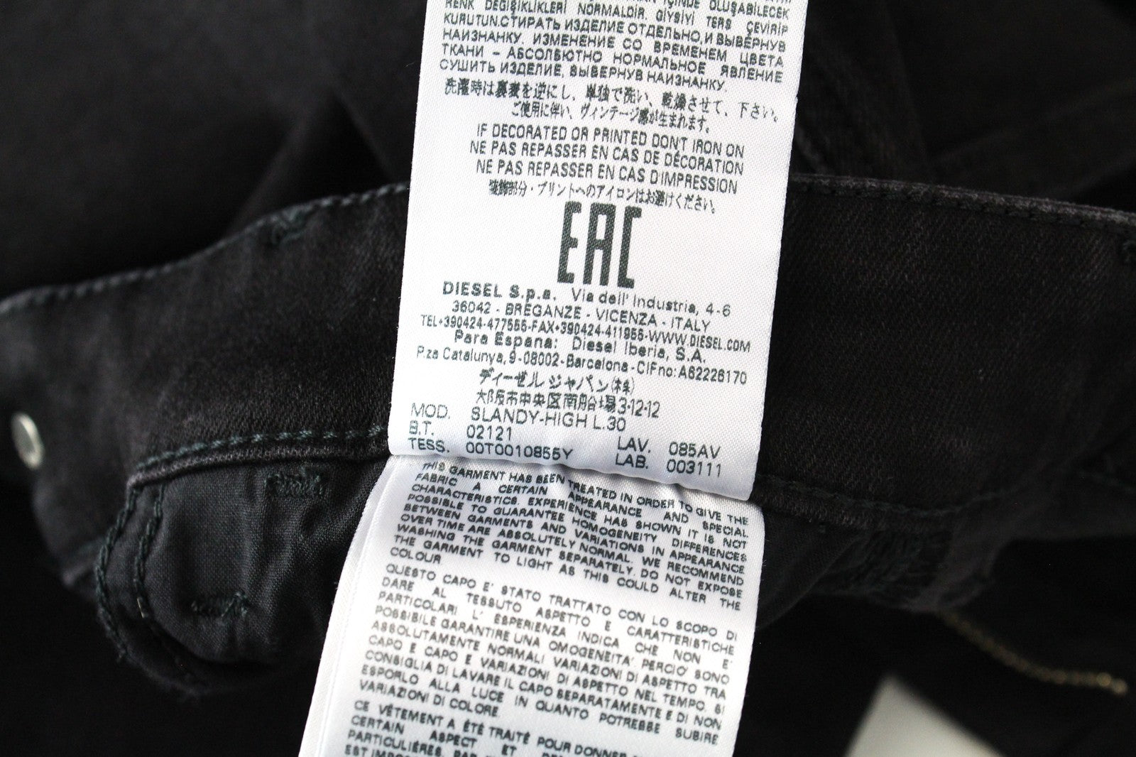 DIESEL Slandy 085AV moteriški W25/L30 itin ploni aptempti džinsai su apnašomis 