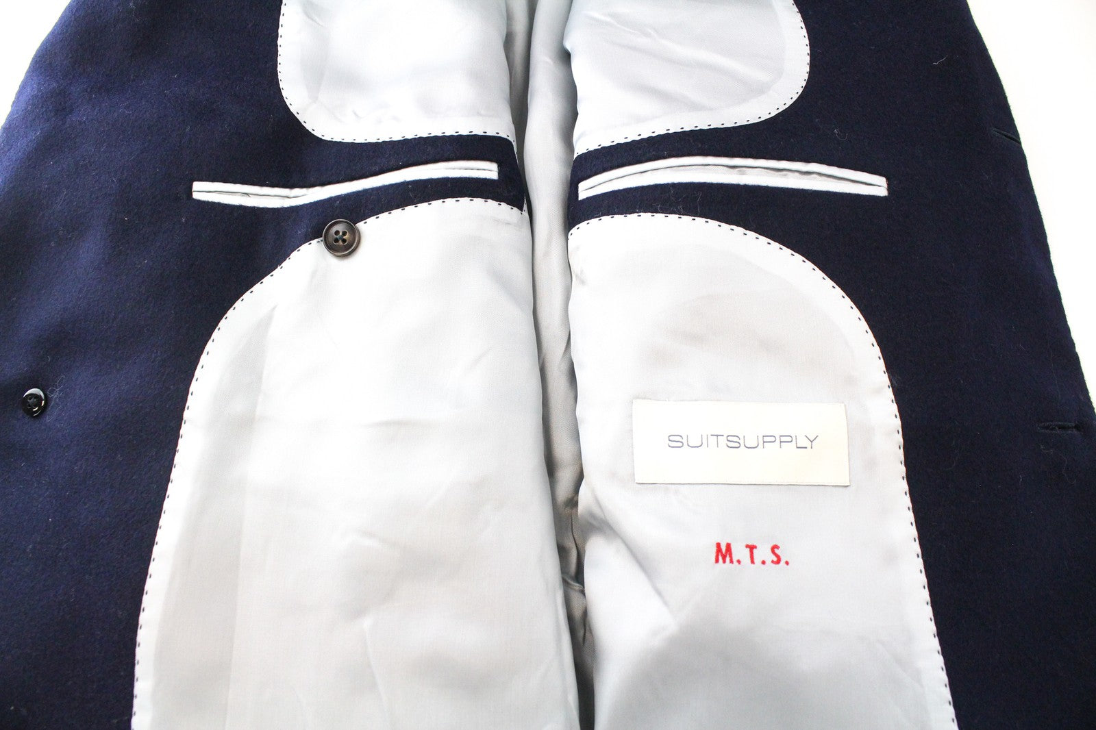 „SUITSUPPLY Vicenza“ vyriškas paltas, UK48R, mėlynas, vilnonis, su pamušalu, vidutinio ilgio, vienaeilis. 