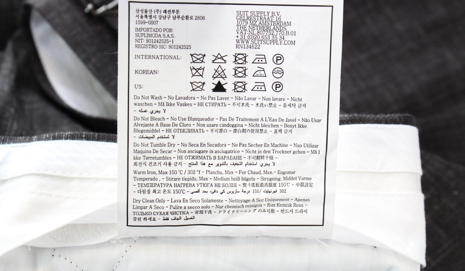 SUITSUPPLY vyriškas kostiumas „Havana“, UK38R, plonas vilnos ir šilko melanžo spalvos, 3 dalių, rudos spalvos mišinio audinys 