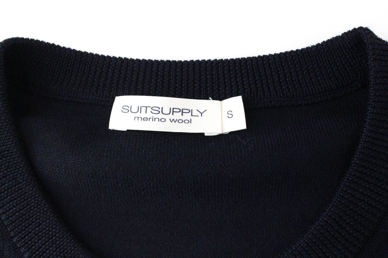 „SUITSUPPLY“ vyriškas megztinis S dydžio merino vilnos aptemptas megztinis, tamsiai mėlynas, megztinis su palaidine 