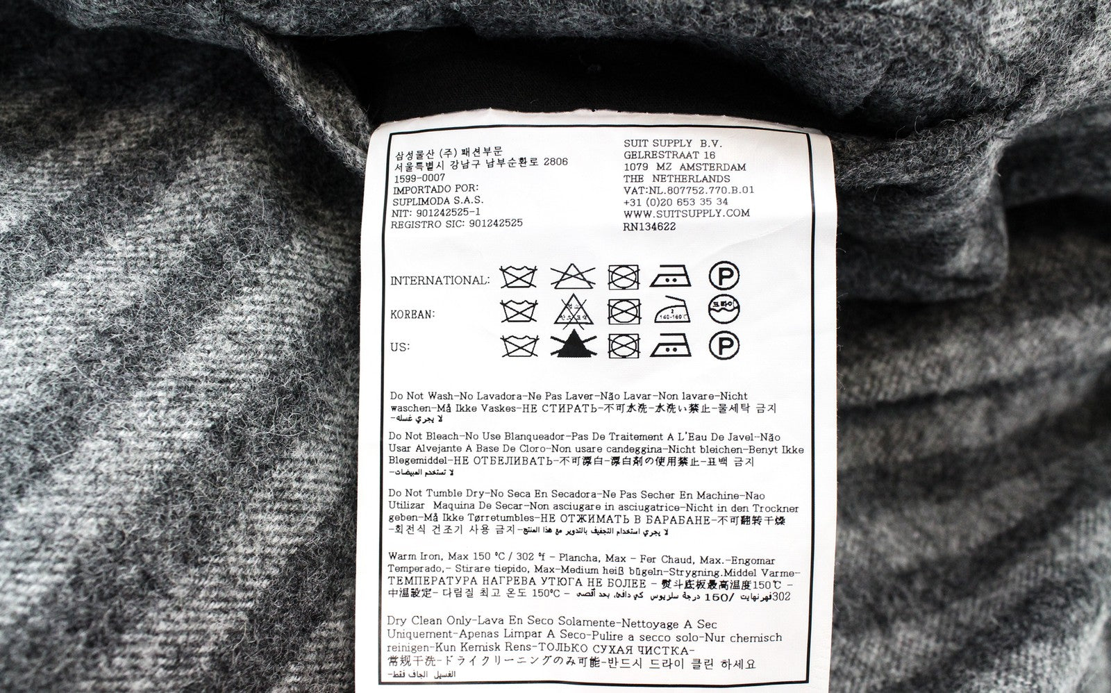 „SUITSUPPLY“ vyriškas kostiumas „Havana“, UK38R, dvieilis, dryžuotas alpakų vilnos audinys, 2 dalių 