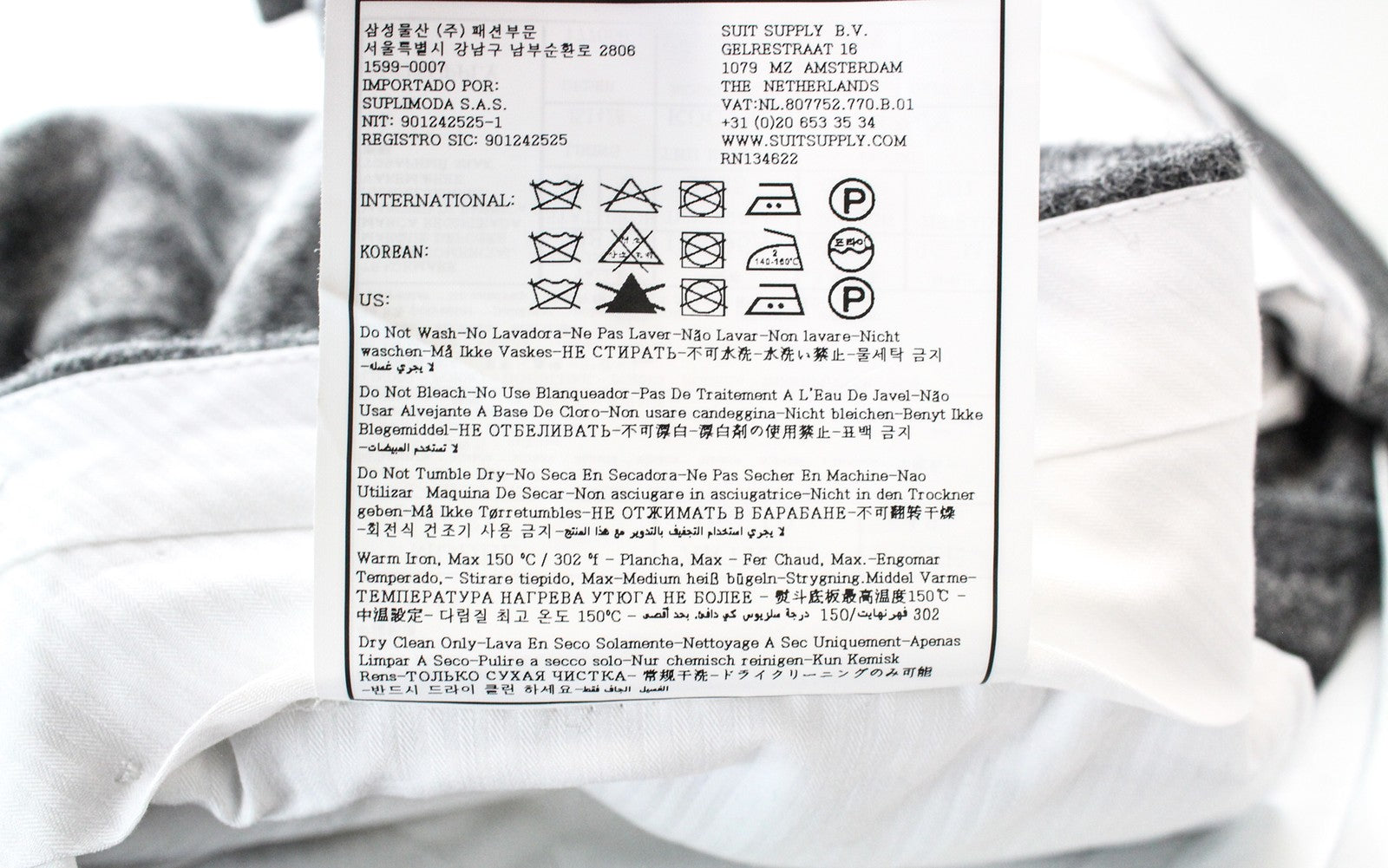 „SUITSUPPLY“ vyriškas kostiumas „Havana“, UK38R, dvieilis, dryžuotas alpakų vilnos audinys, 2 dalių 