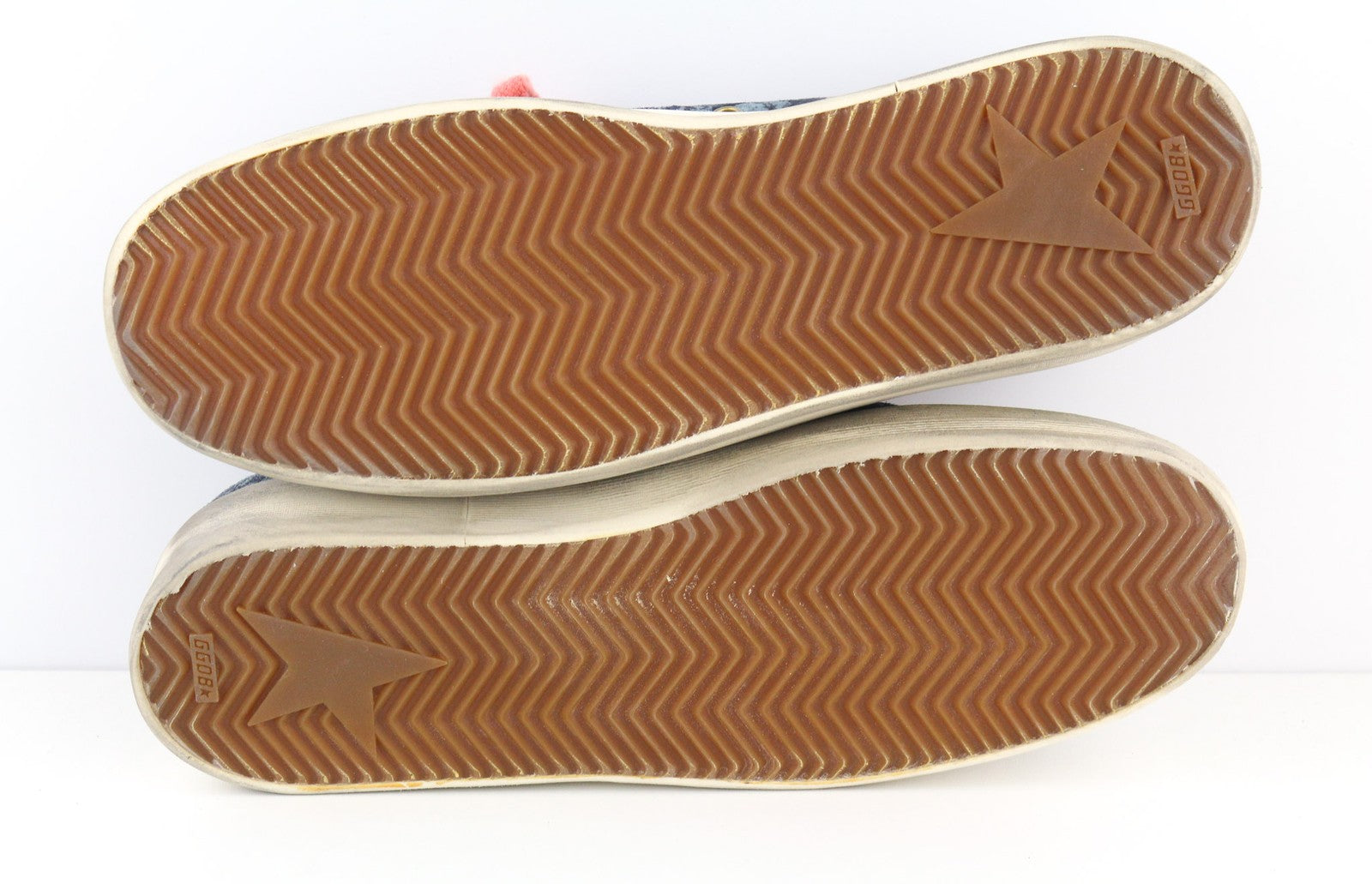 Rekomenduojama kaina – 498 USD. „GOLDEN GOOSE“ vyriški sportbačiai, EU43, UK9, mėlyni, žemo profilio, migdolų spalvos, Kalifornijos dydžiai. 