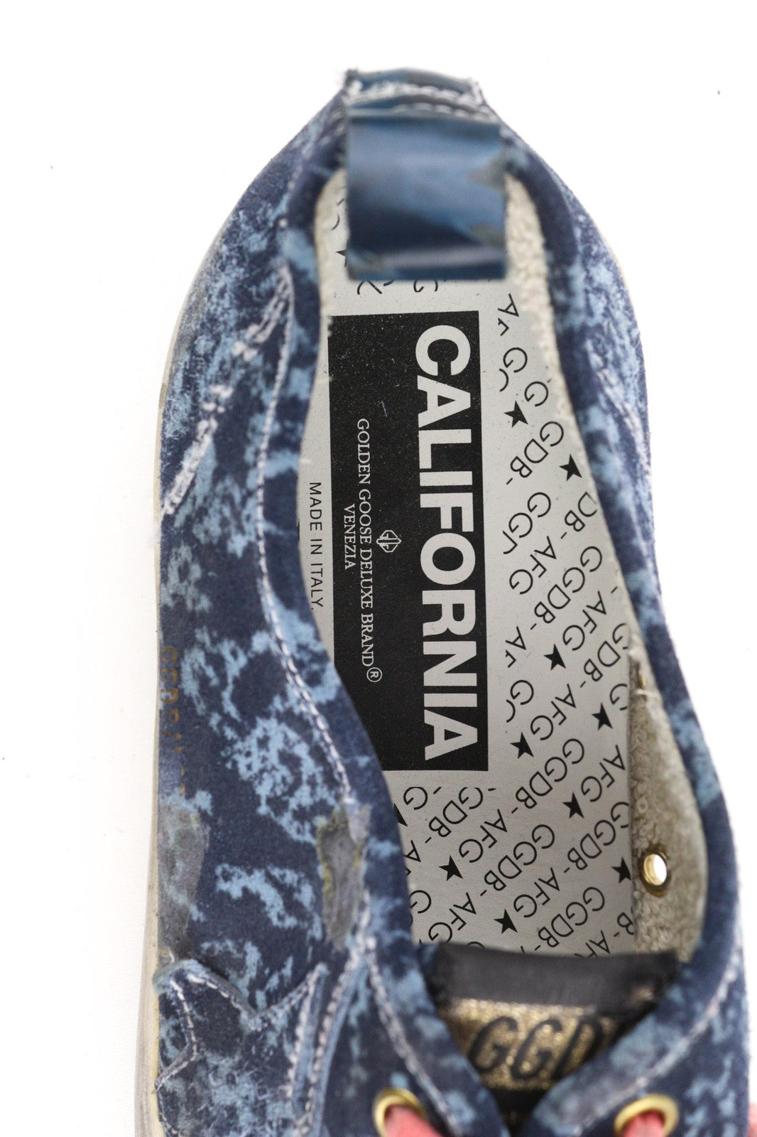 Rekomenduojama kaina – 498 USD. „GOLDEN GOOSE“ vyriški sportbačiai, EU43, UK9, mėlyni, žemo profilio, migdolų spalvos, Kalifornijos dydžiai. 