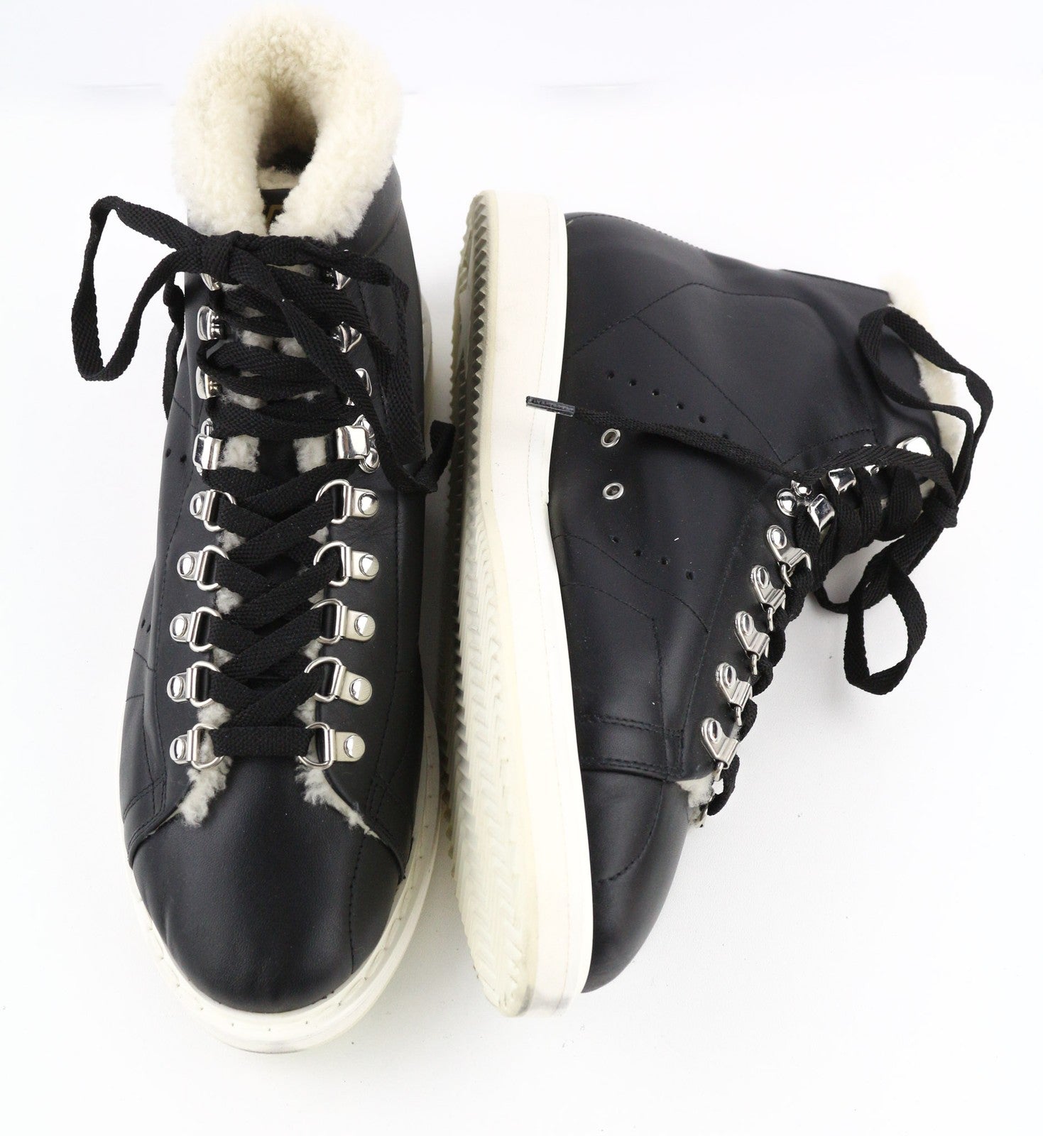 „GOLDEN GOOSE Stargame“ vyriški sportbačiai, EU43, UK9, juodos odos, avikailio spalvos, rekomenduojama kaina – 519 USD. 