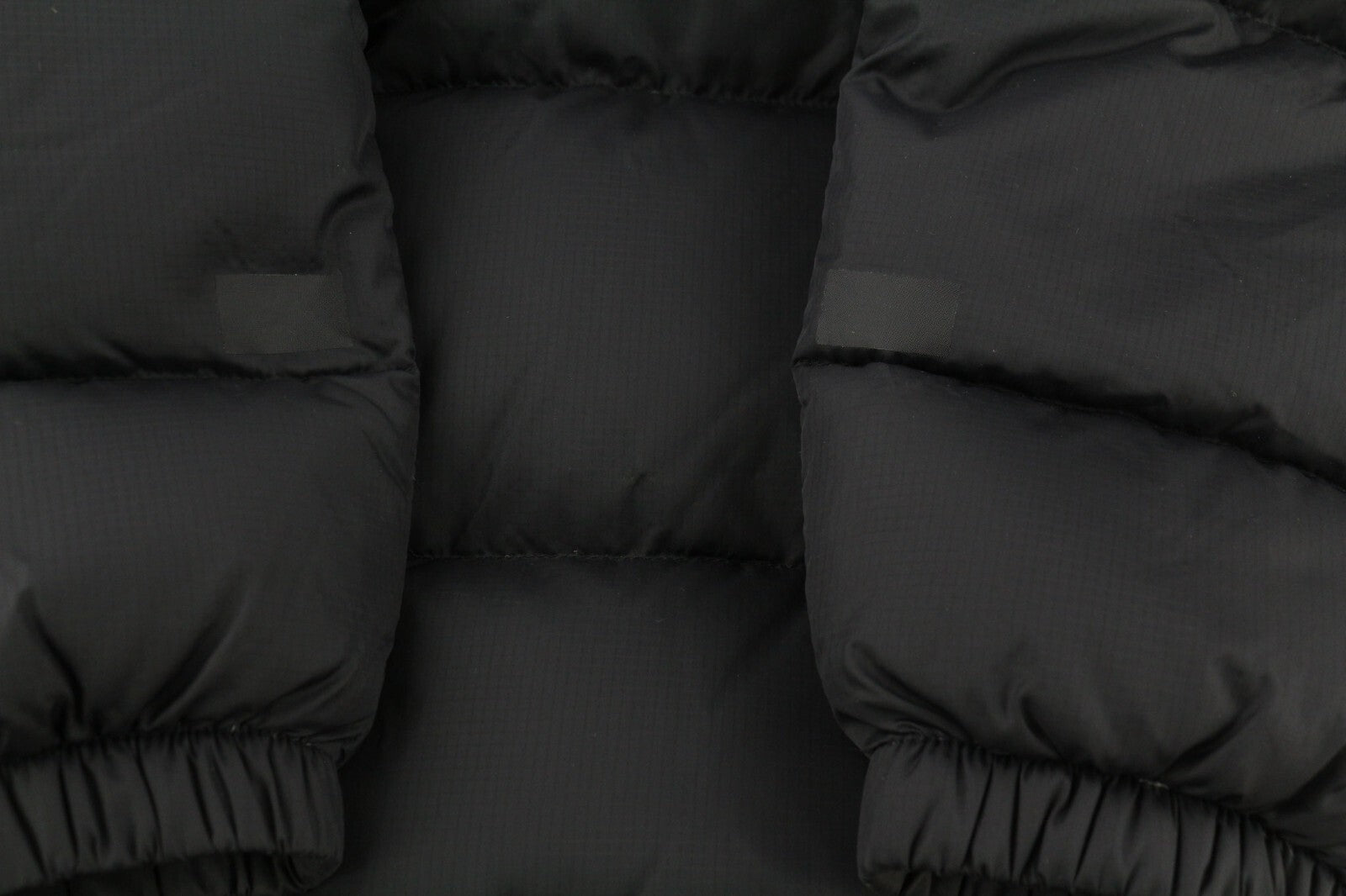 THE NORTH FACE Diablo vyriška striukė S, juoda, 700 pūkų, su izoliacija ir užtrauktuku. 