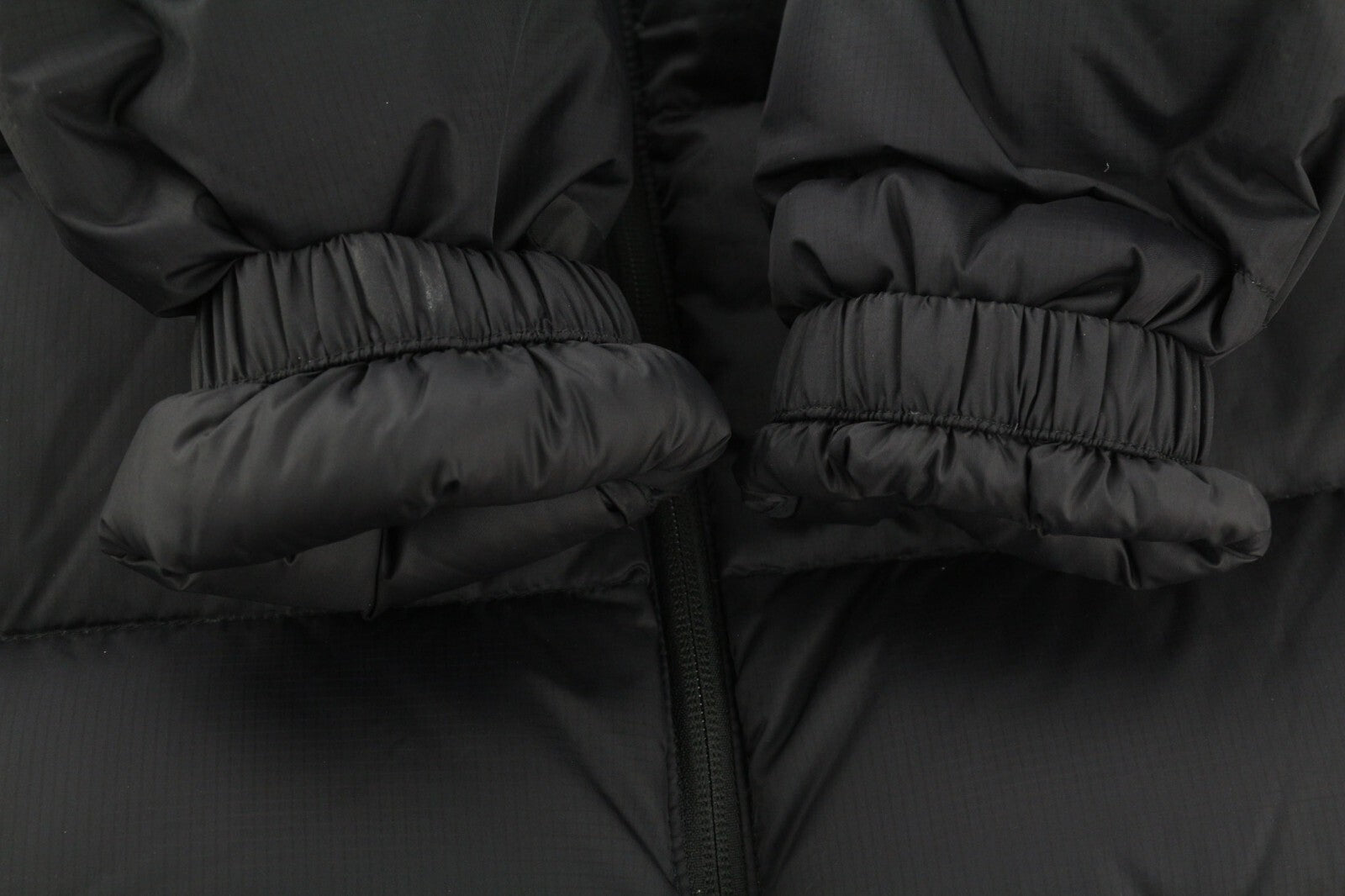 THE NORTH FACE Diablo vyriška striukė S, juoda, 700 pūkų, su izoliacija ir užtrauktuku. 