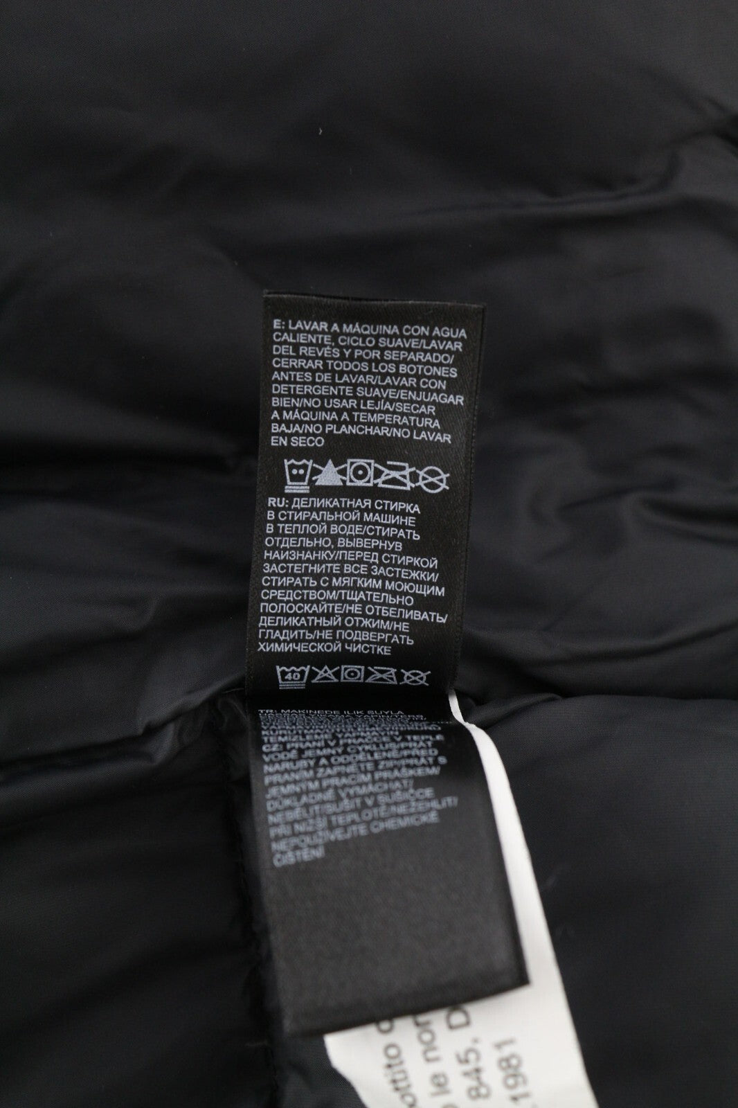 THE NORTH FACE Diablo vyriška striukė S, juoda, 700 pūkų, su izoliacija ir užtrauktuku. 