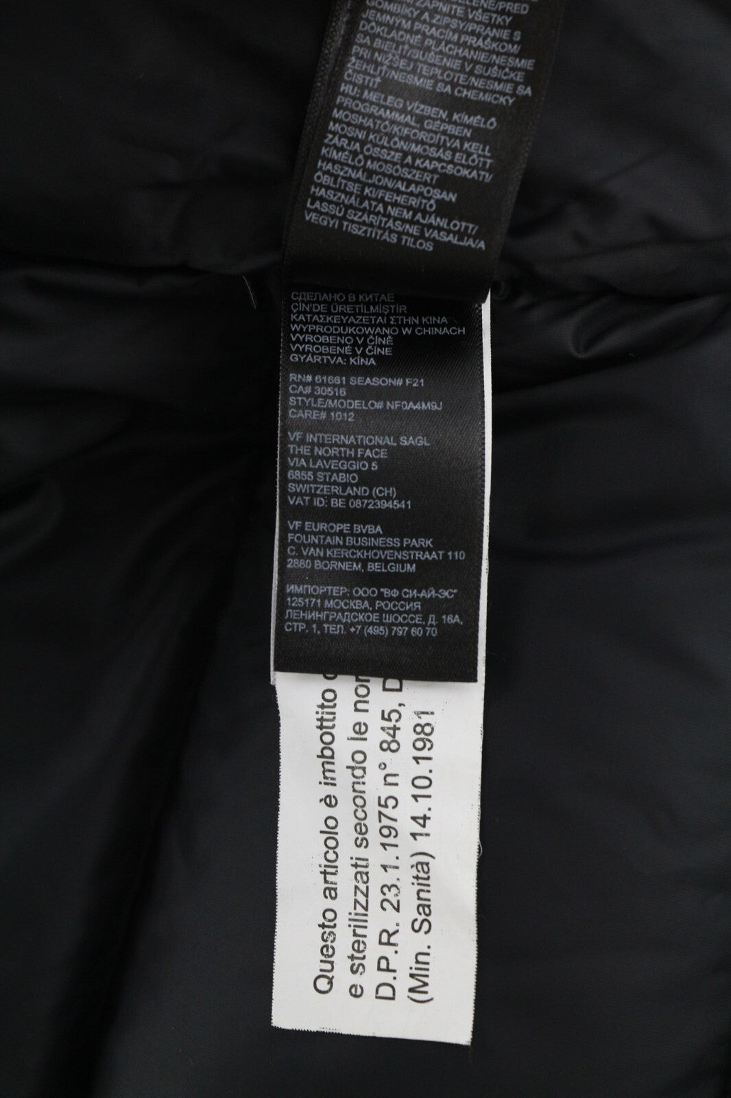 THE NORTH FACE Diablo vyriška striukė S, juoda, 700 pūkų, su izoliacija ir užtrauktuku. 