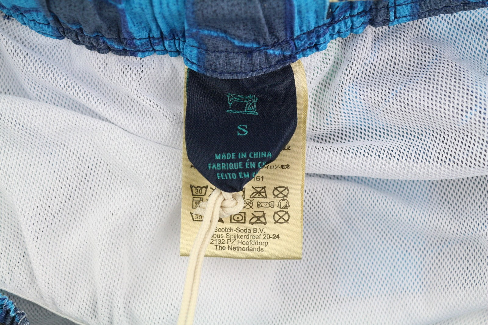 SCOTCH &amp; SODA vyriški maudymosi kostiumėliai S dydžio, mėlyni, kriauklės rašto, tinklelio pamušalu, elastingu juosmeniu, logotipu. 