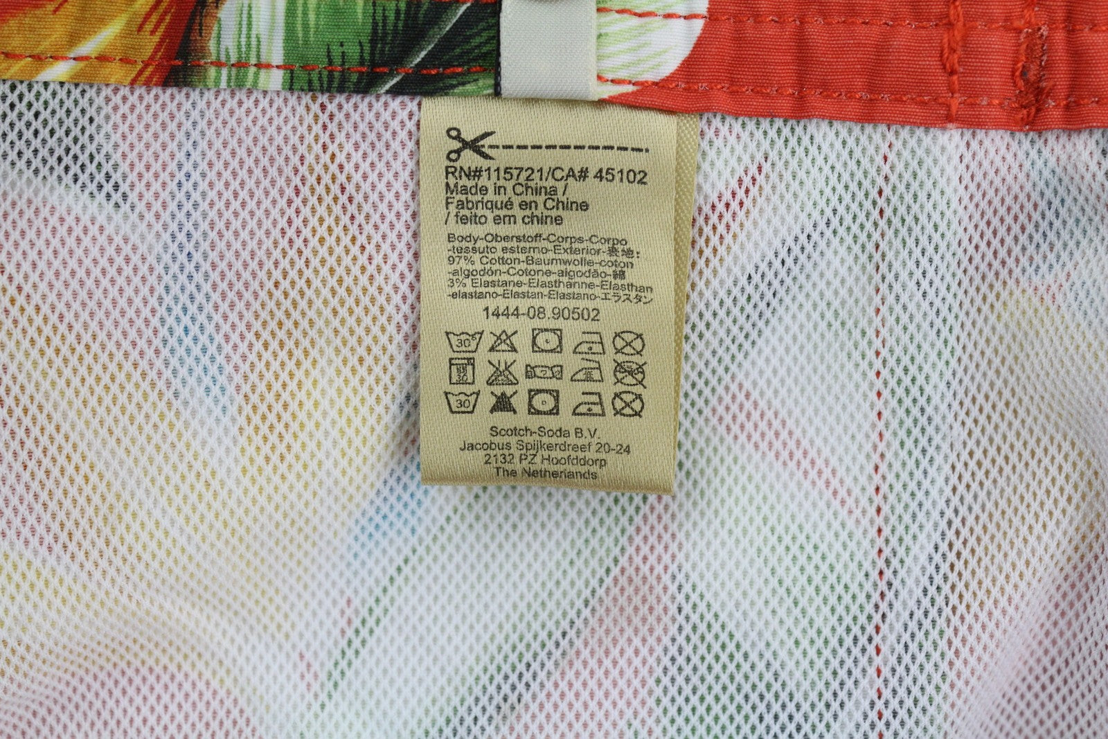 SCOTCH &amp; SODA vyriški maudymosi kostiumėliai S dydžio, raudoni, gėlių rašto, tinklelio pamušalu, raišteliu juosmenyje. 